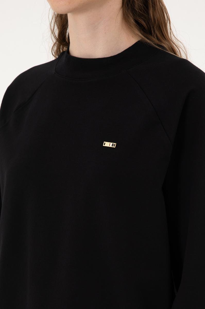 Kadın Siyah Regular Bisiklet Yaka Basic Sweatshırt