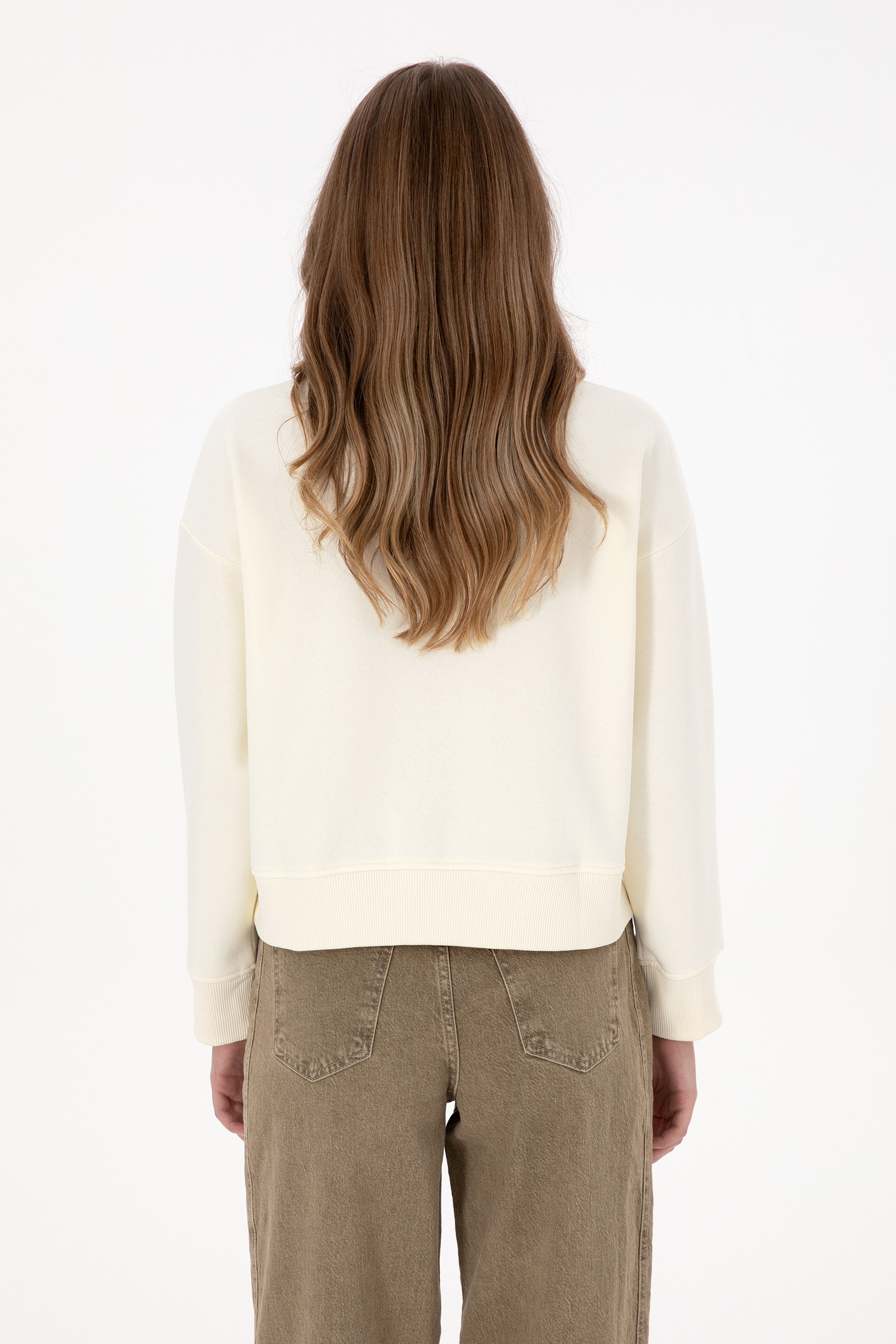 Kadın Krem Bisiklet Yaka Basic Sweatshirt