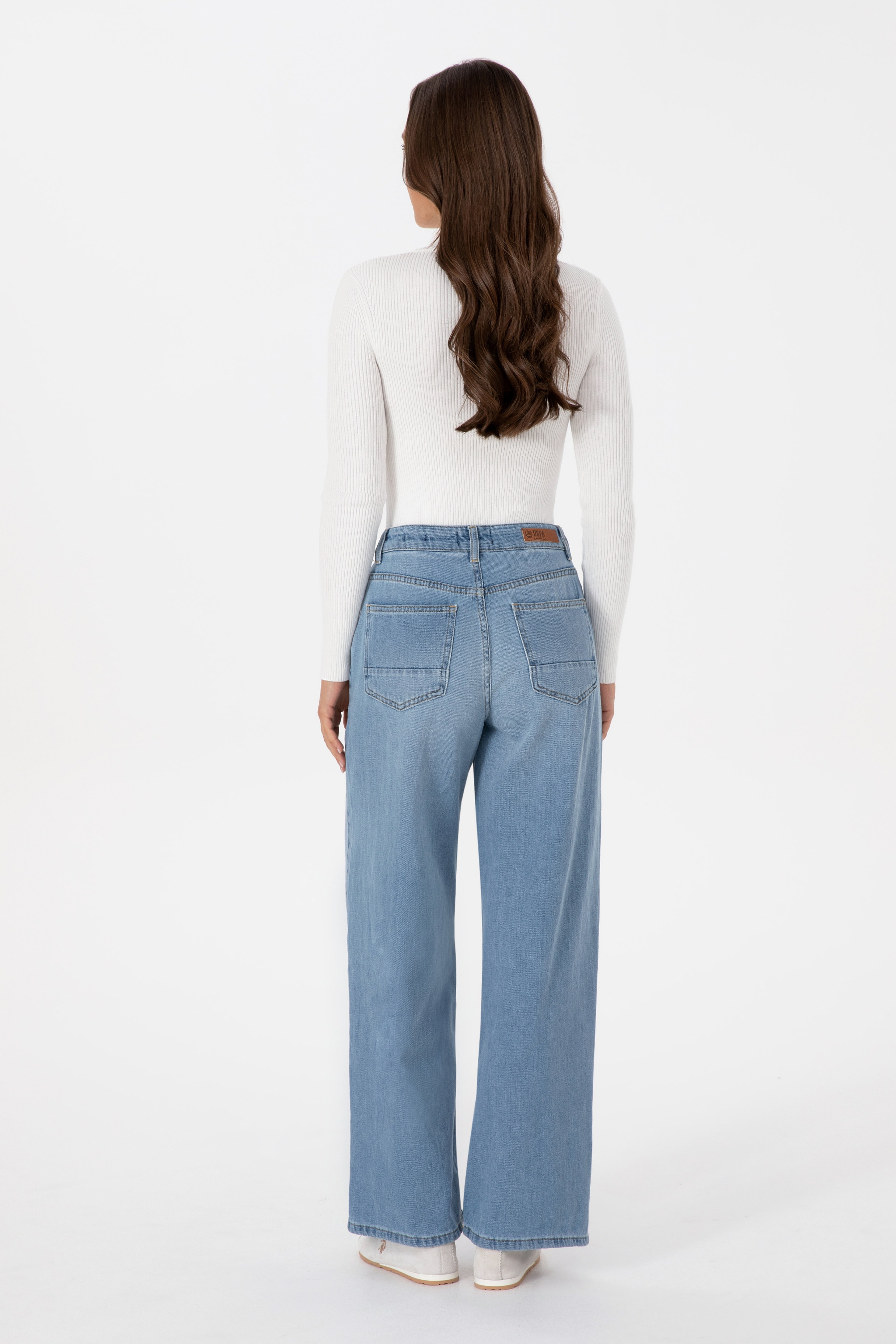 Kadın Açık Mavi Loose Fit Jean Pantolon - Image 4