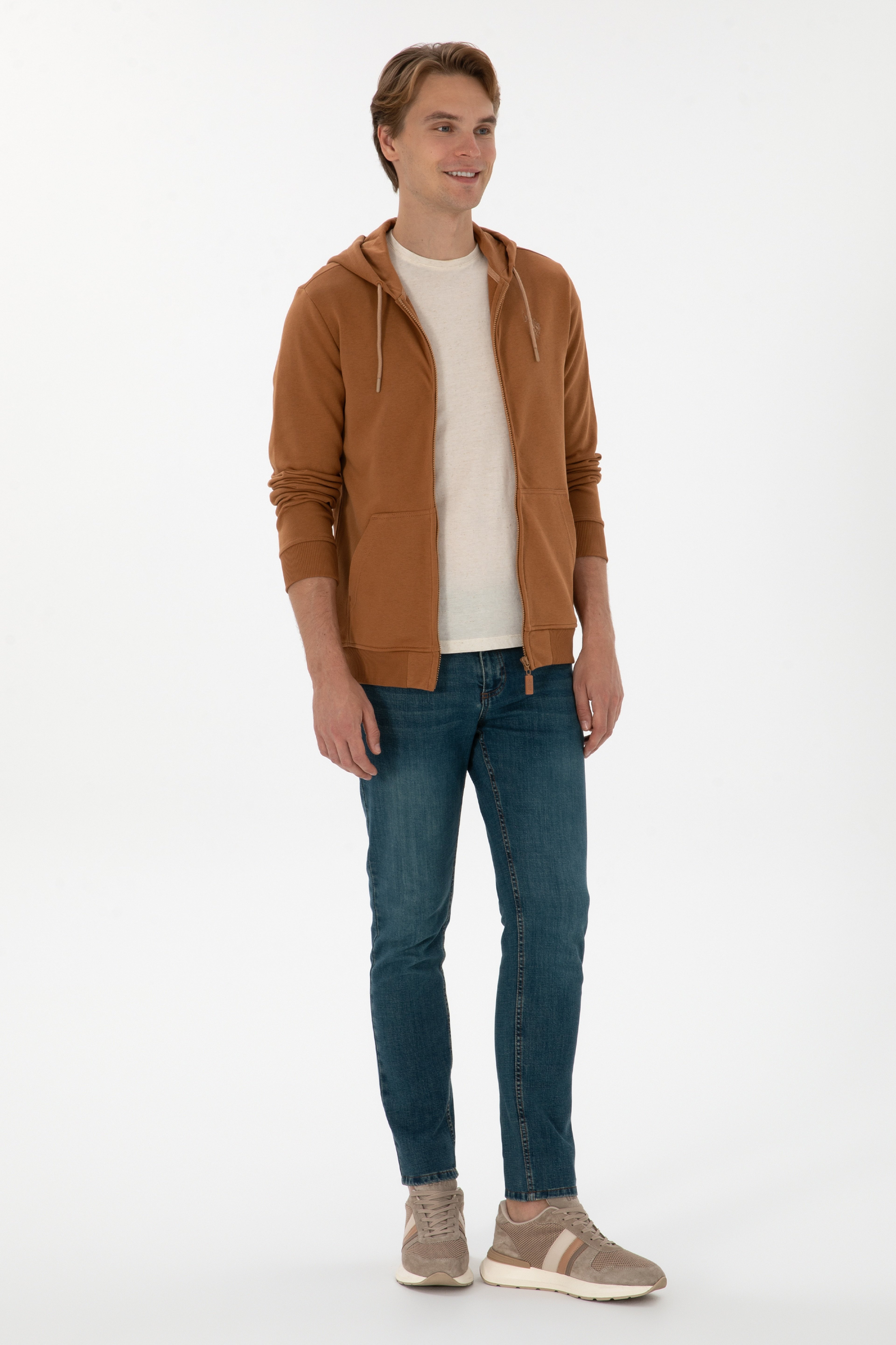 Erkek Regular Fit Fermuarlı Kapüşonlu Camel Örme Hırka - Image 4