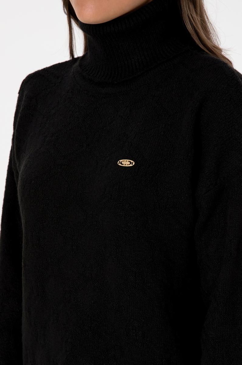 Kadın Siyah Boğazlı Kazak