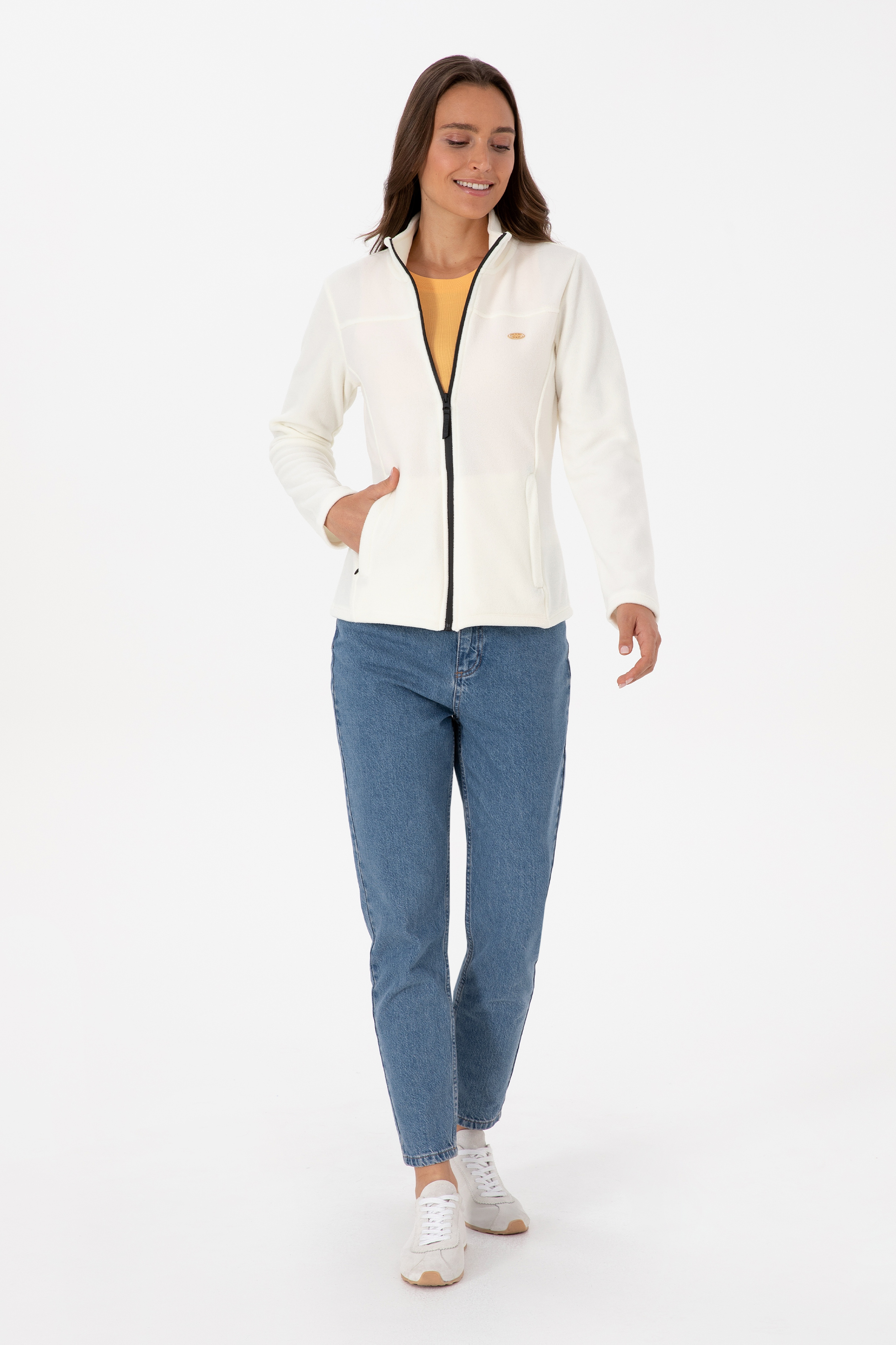 Kadın Krem Fermuarlı Dik Yaka Polar Sweatshirt - Image 4