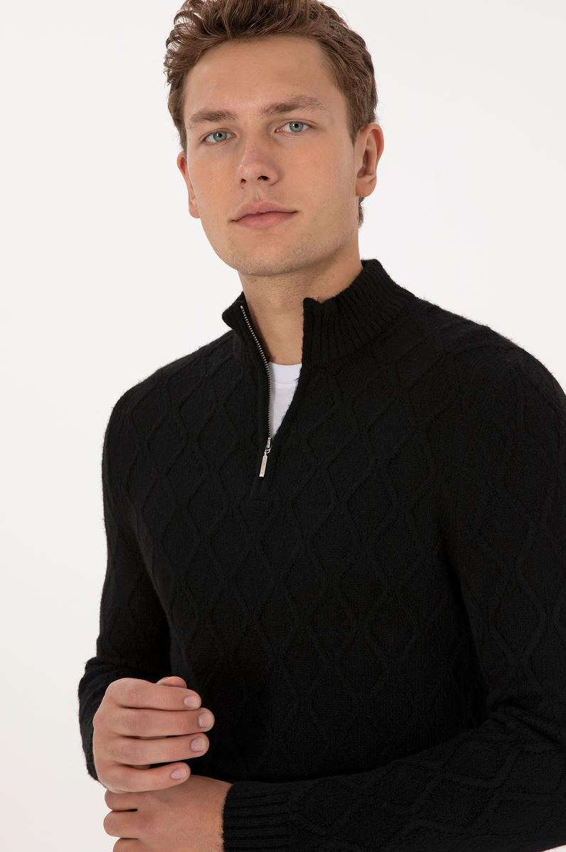 Erkek Regular Fit Yarım Fermuarlı Desenli Siyah Kazak