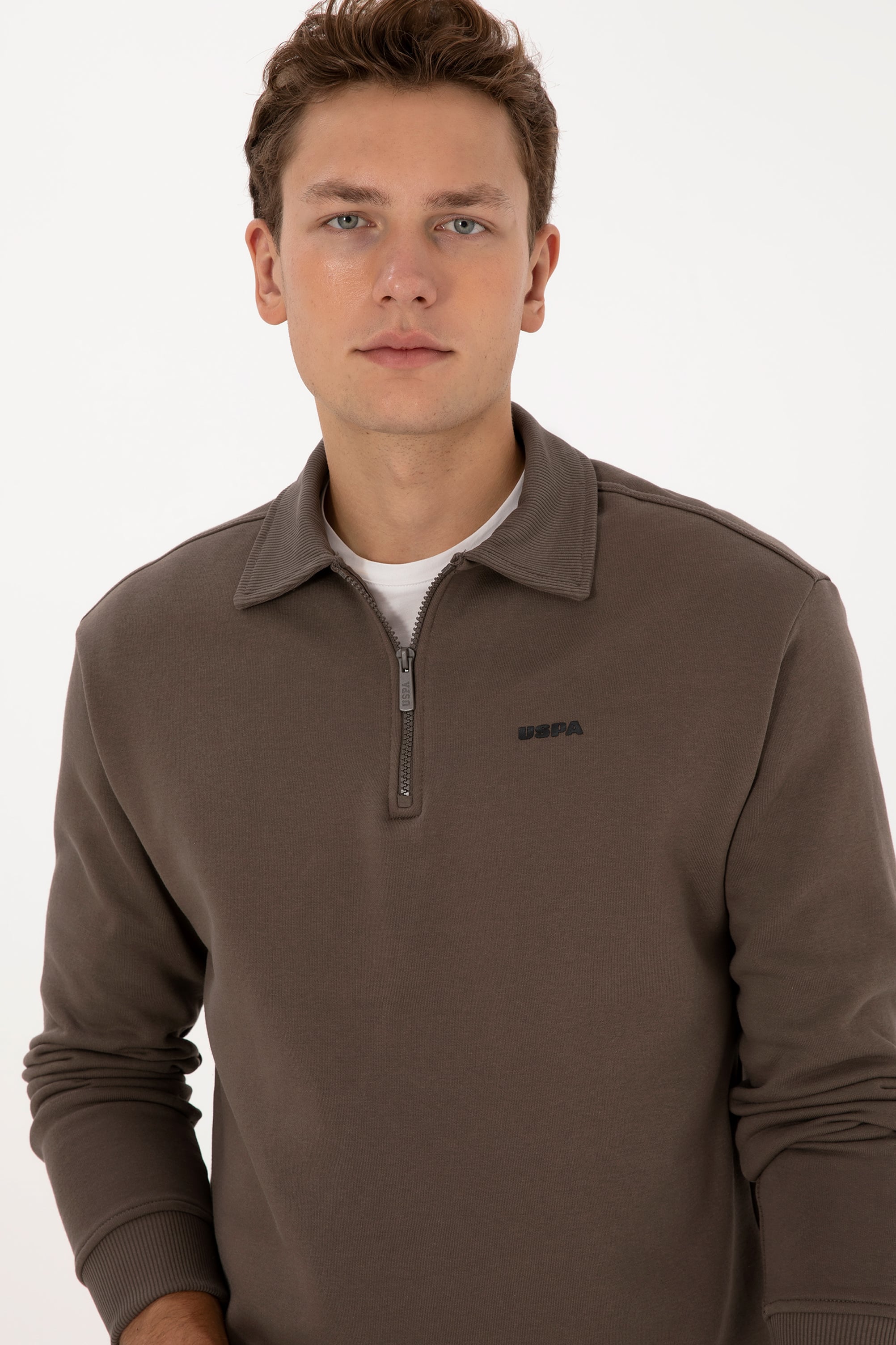 Erkek Regular Fit Yarım Fermuarlı Şardonlu Polo Yaka Vizon Basic Sweatshirt - Image 2