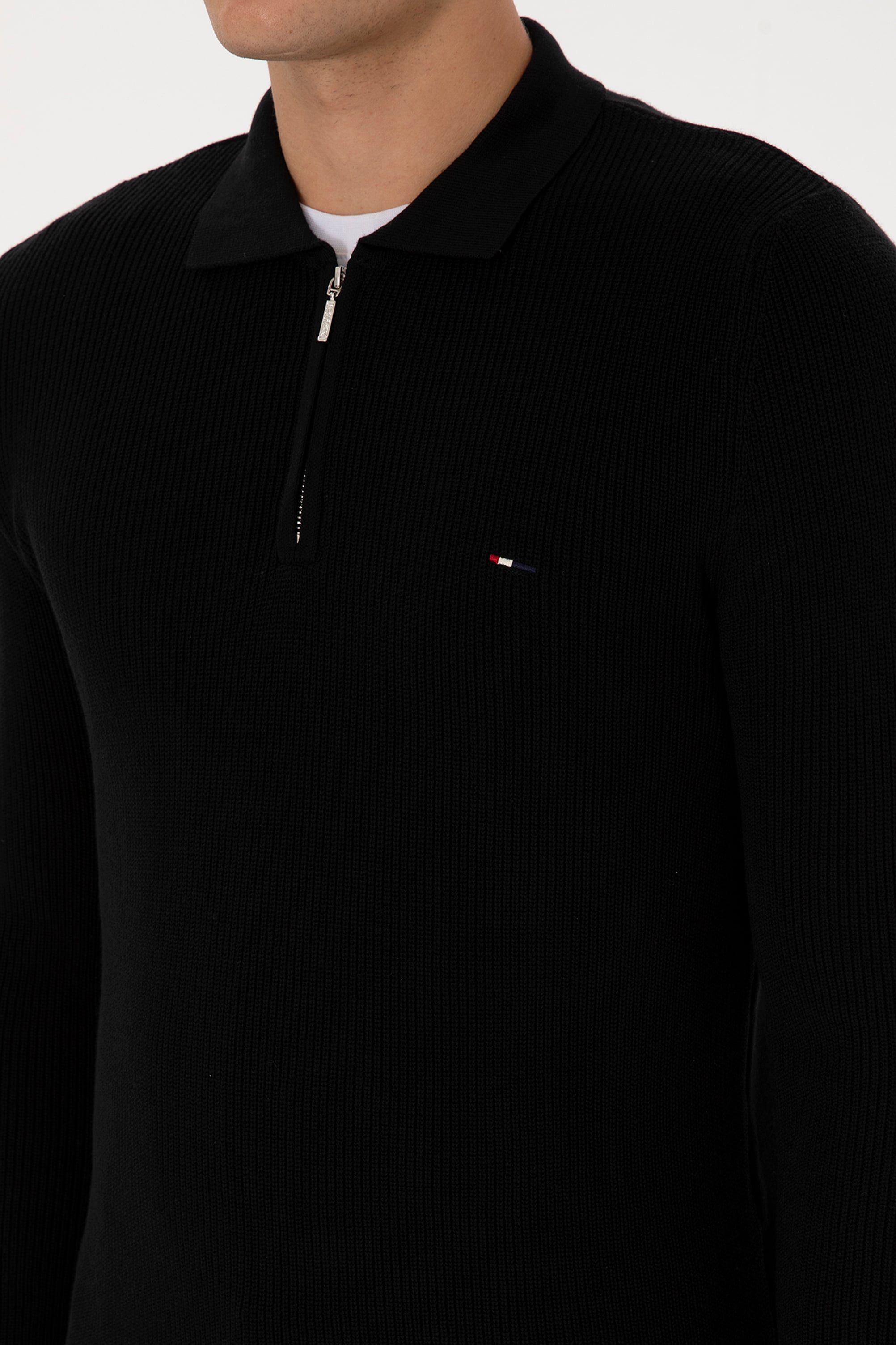 Erkek Regular Fit Yarım Fermuarlı Siyah Basic Kazak