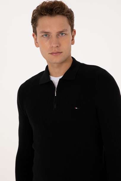 Erkek Regular Fit Yarım Fermuarlı Siyah Basic Kazak