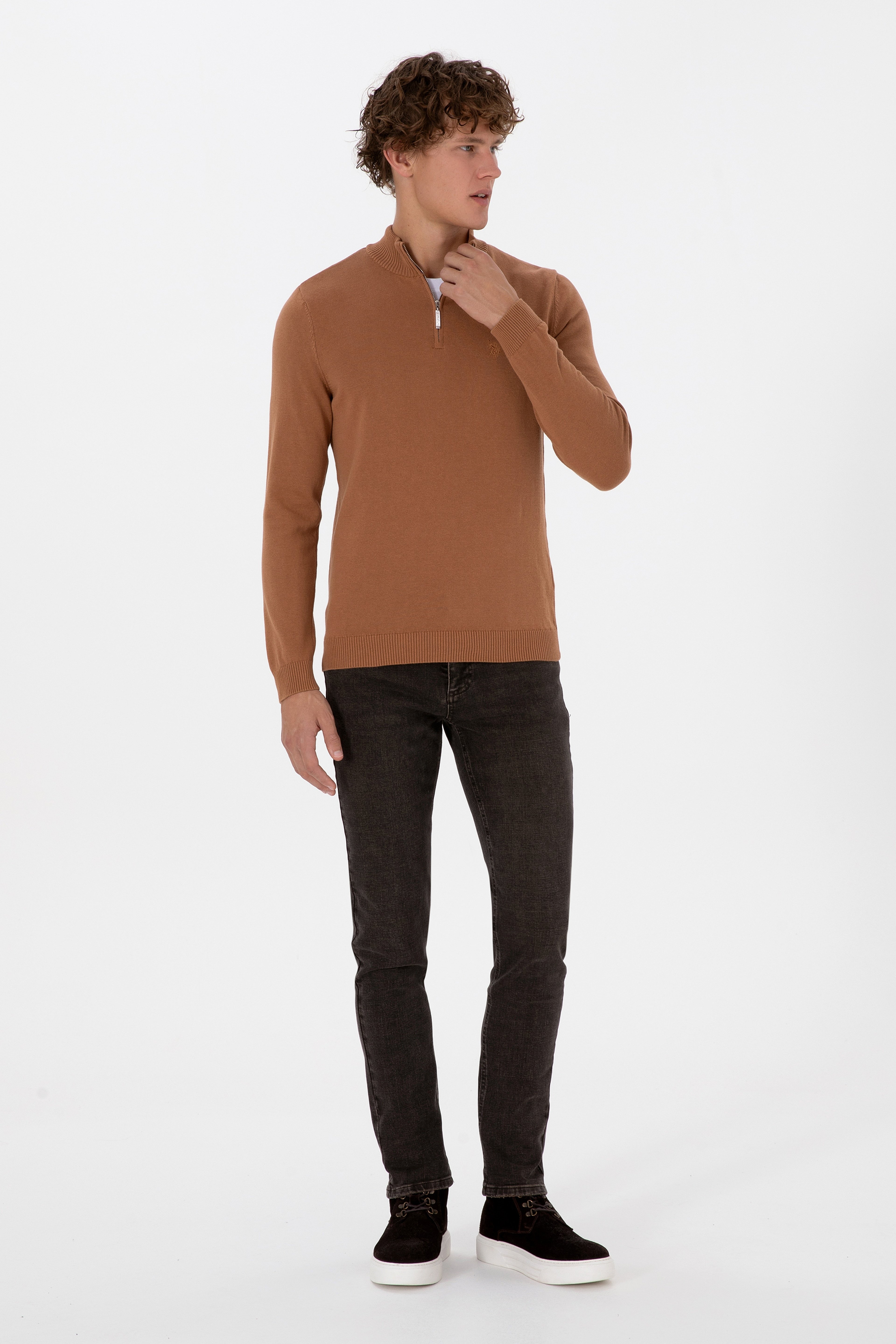 Erkek Slim Fit Yarım Fermuarlı Camel Basic Kazak