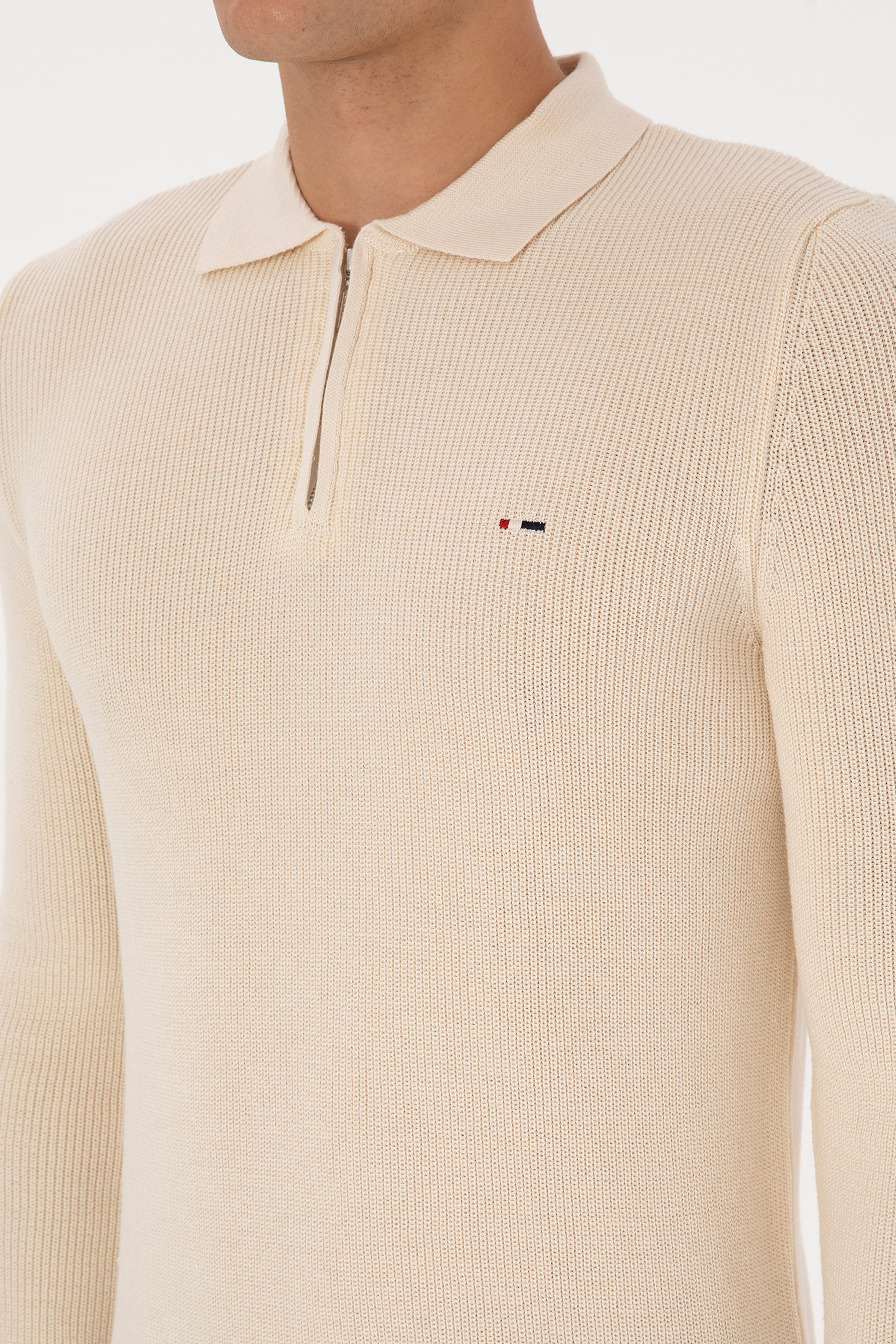 Erkek Regular Fit Yarım Fermuarlı Krem Basic Kazak
