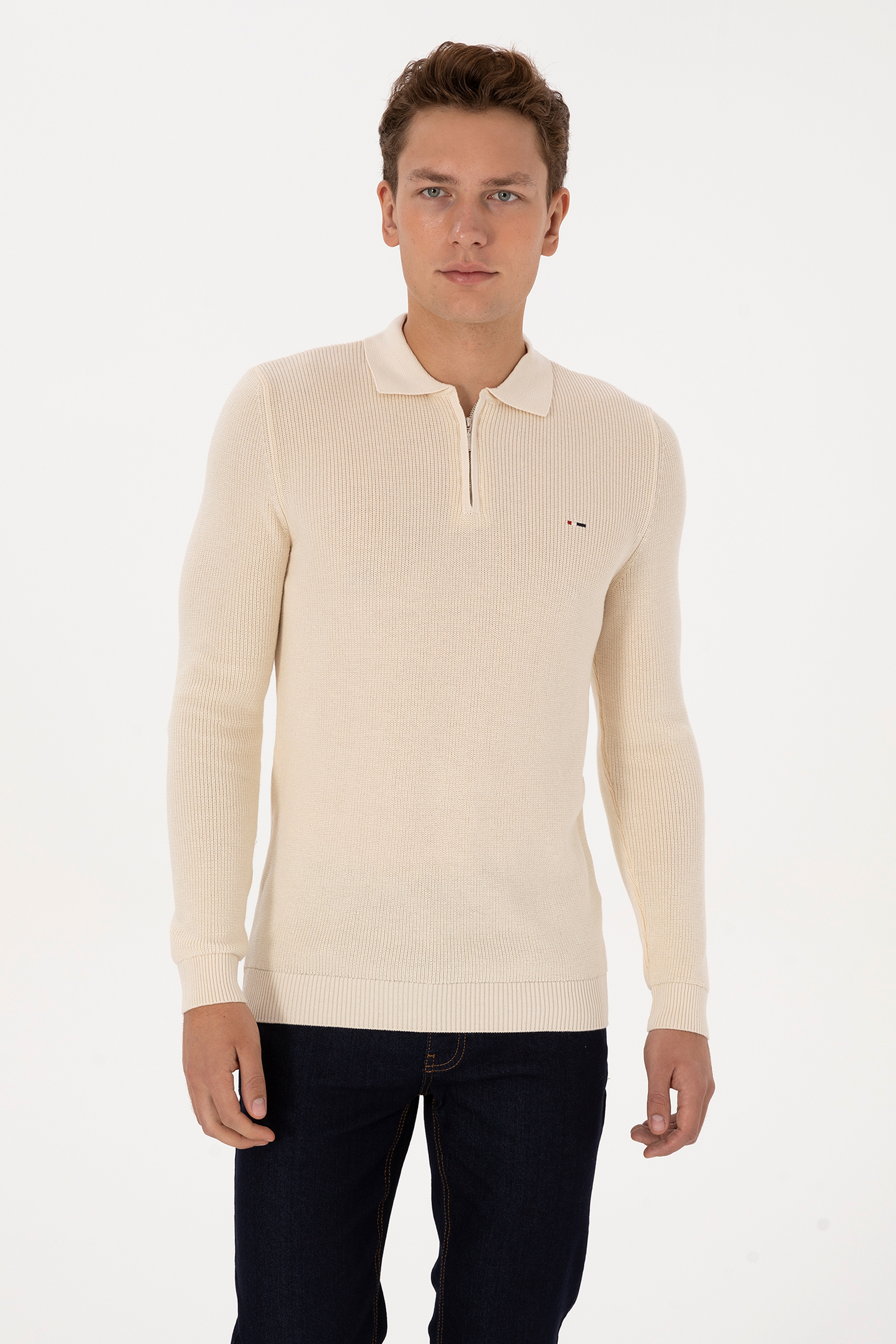 Erkek Regular Fit Yarım Fermuarlı Krem Basic Kazak - Image 1