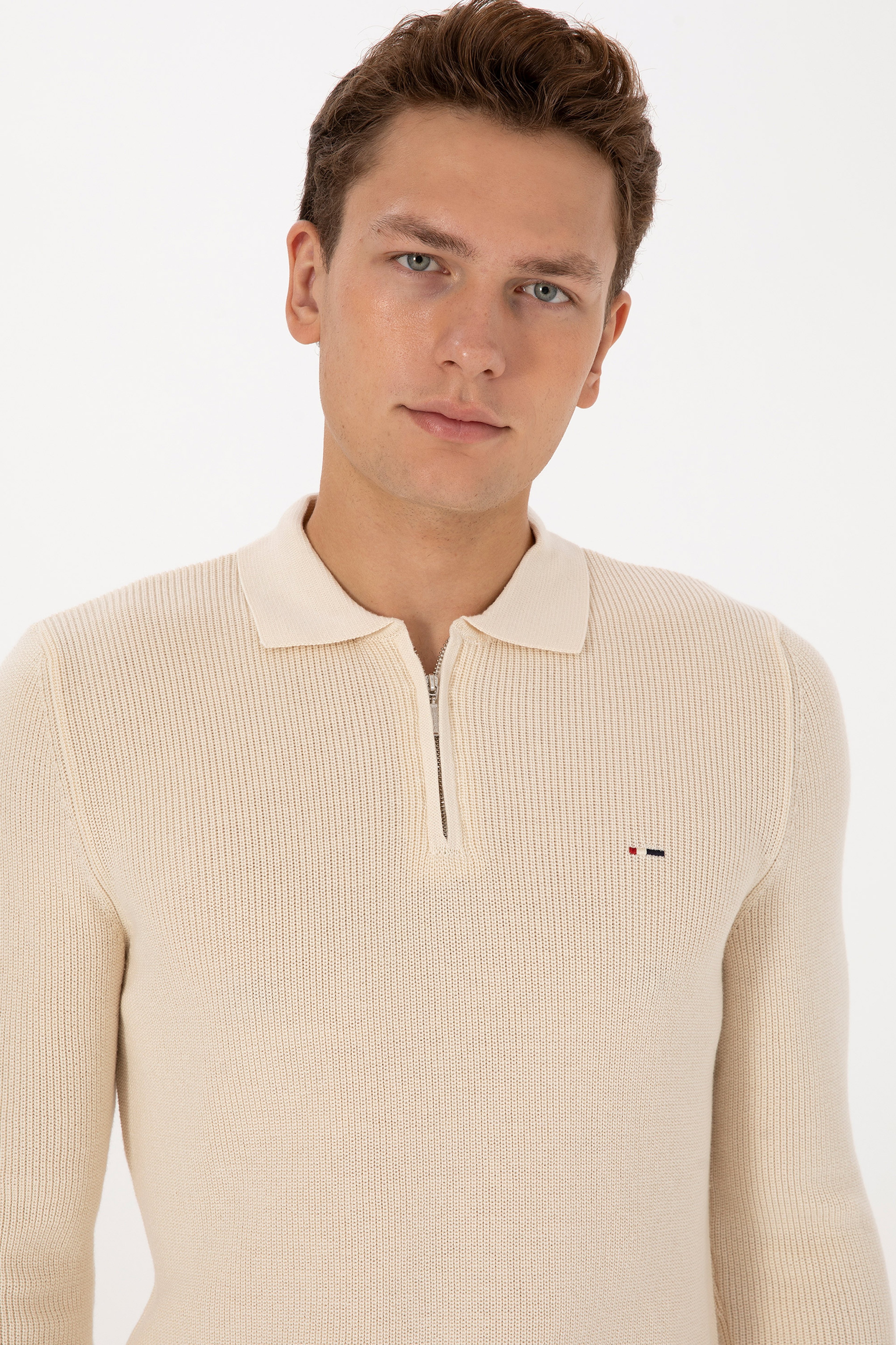 Erkek Regular Fit Yarım Fermuarlı Krem Basic Kazak