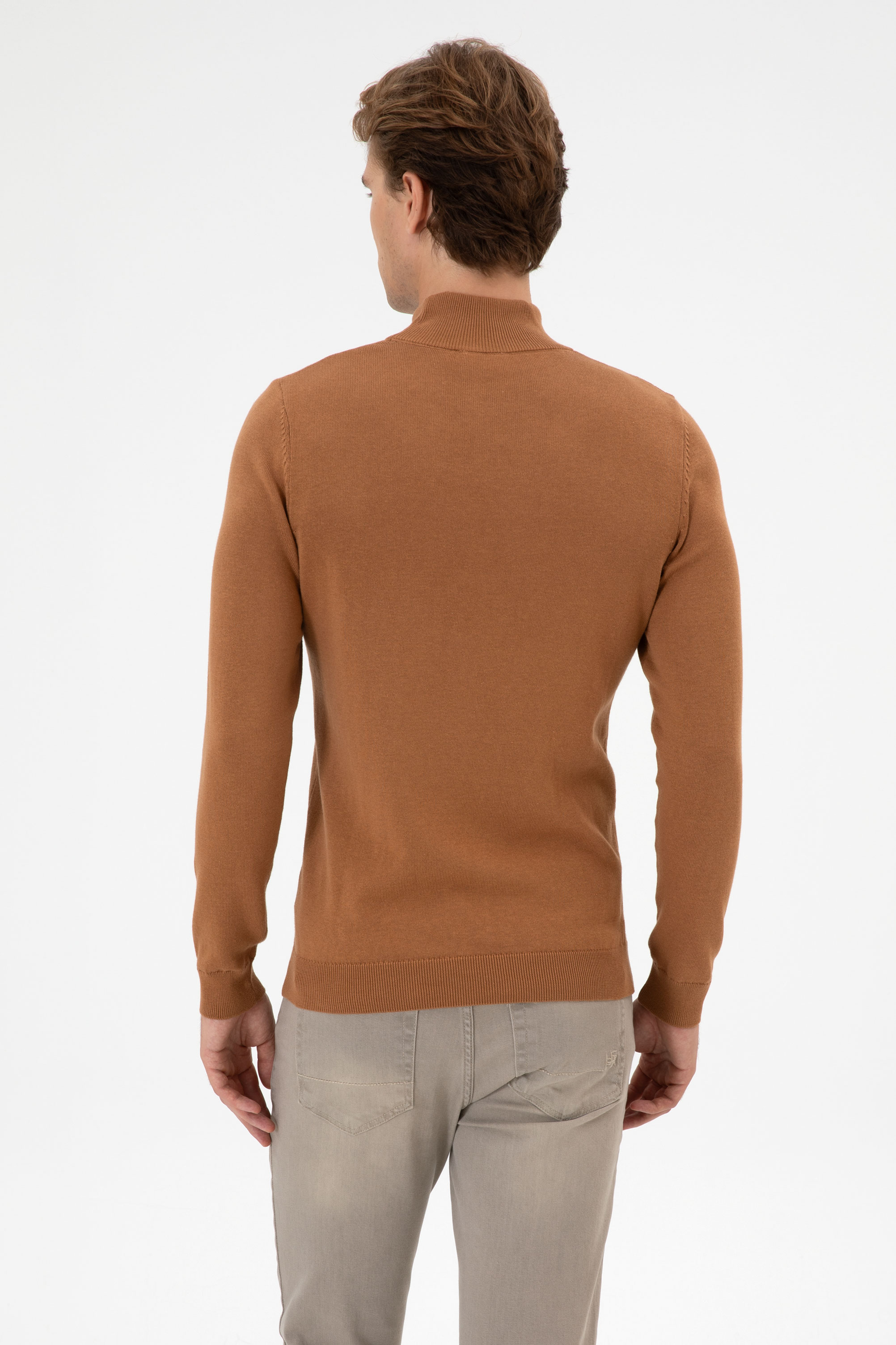 Erkek Slim Fit Boğazlı Camel Basic Kazak - Image 5