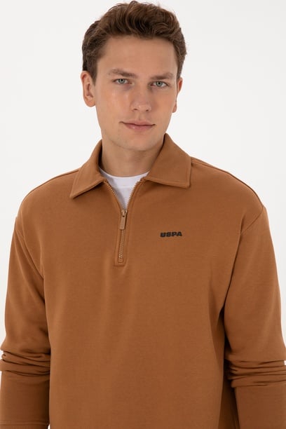 Erkek Regular Fit Yarım Fermuarlı Şardonlu Polo Yaka Camel Basic Sweatshirt