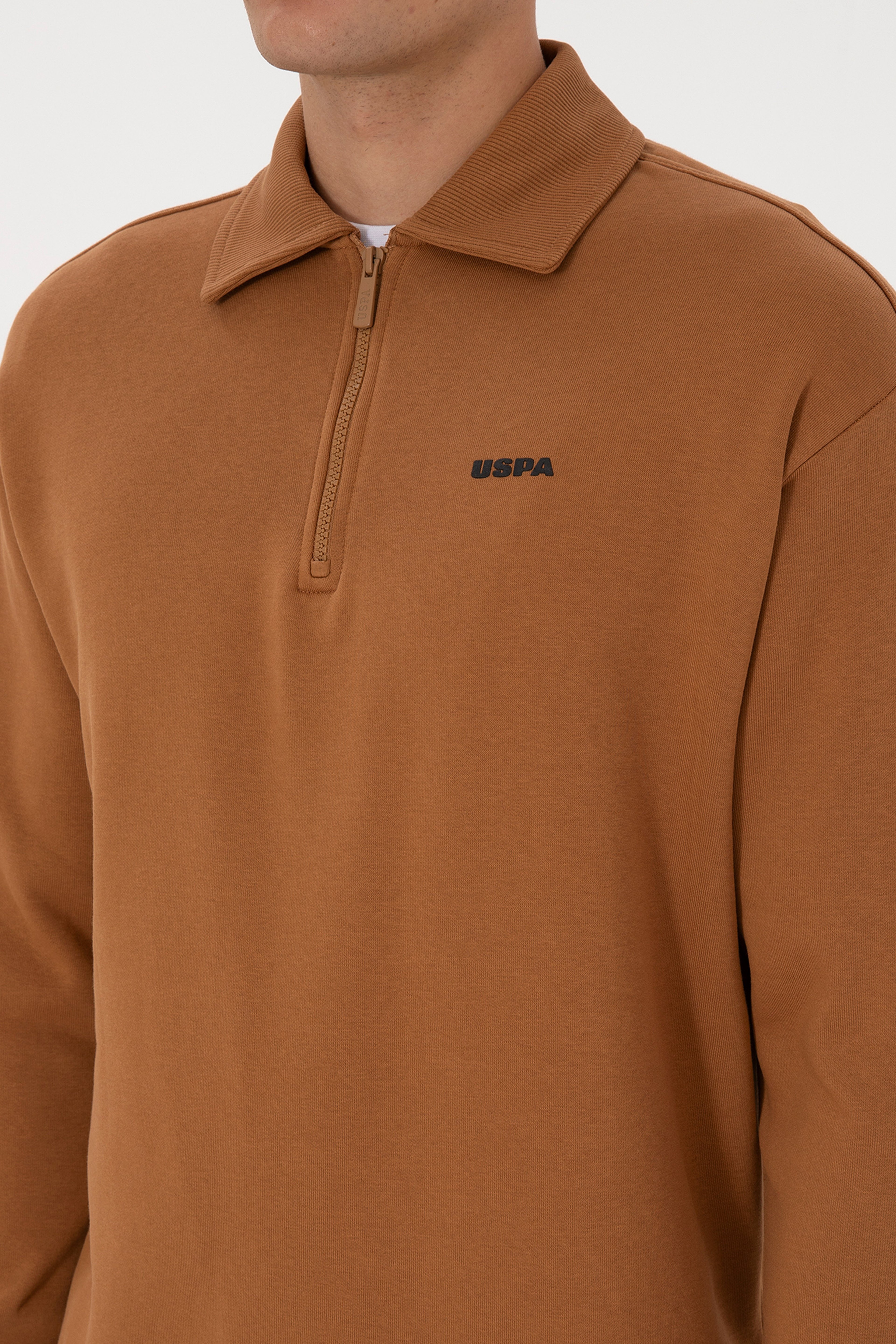 Erkek Regular Fit Yarım Fermuarlı Şardonlu Polo Yaka Camel Basic Sweatshirt - Image 7