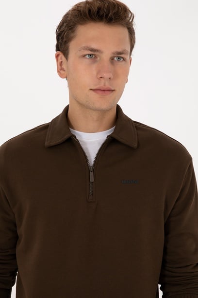 Erkek Regular Fit Yarım Fermuarlı Şardonlu Polo Yaka Kahverengi Basic Sweatshirt