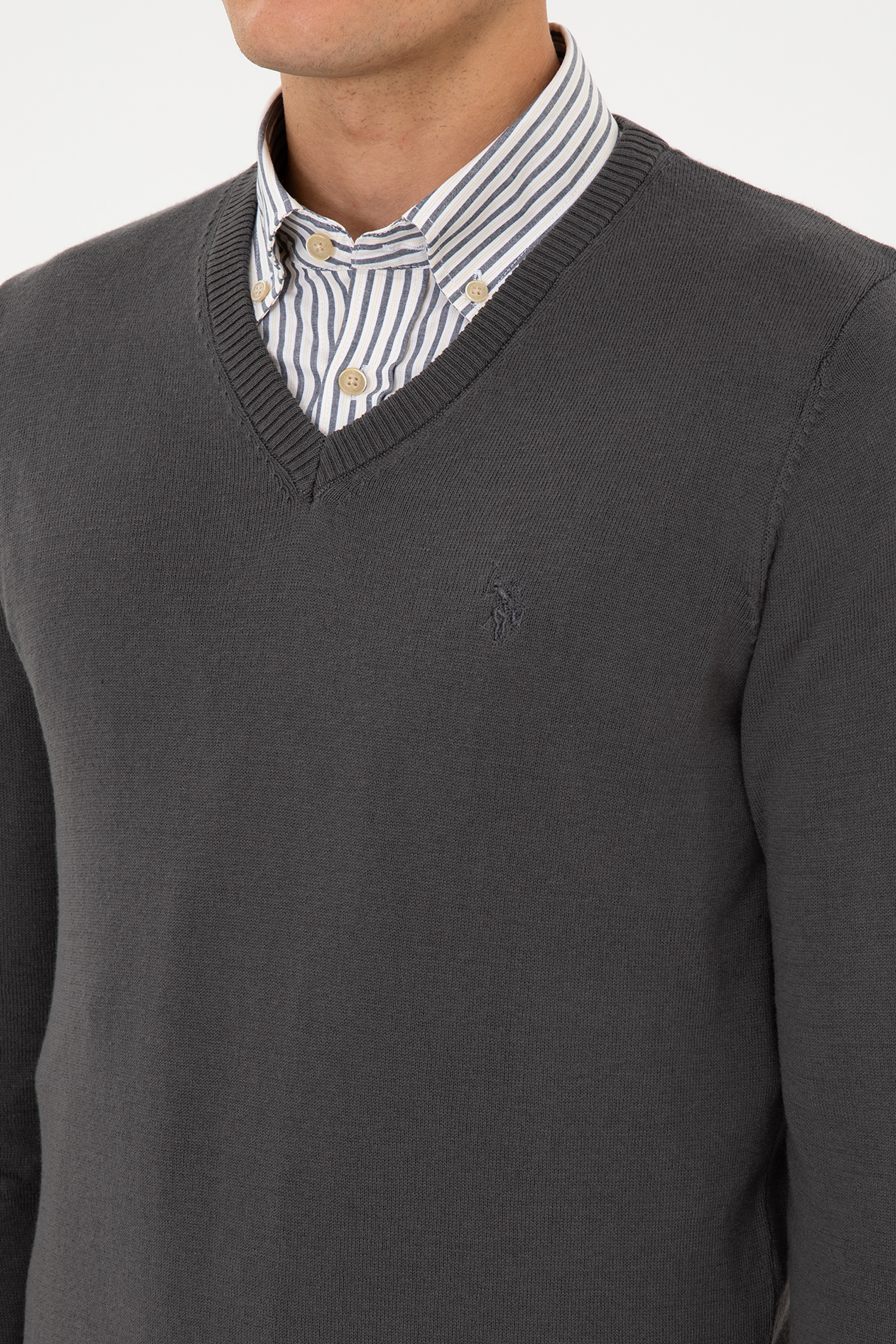 Erkek Slim Fit V Yaka Gri Basic Triko Kazak
