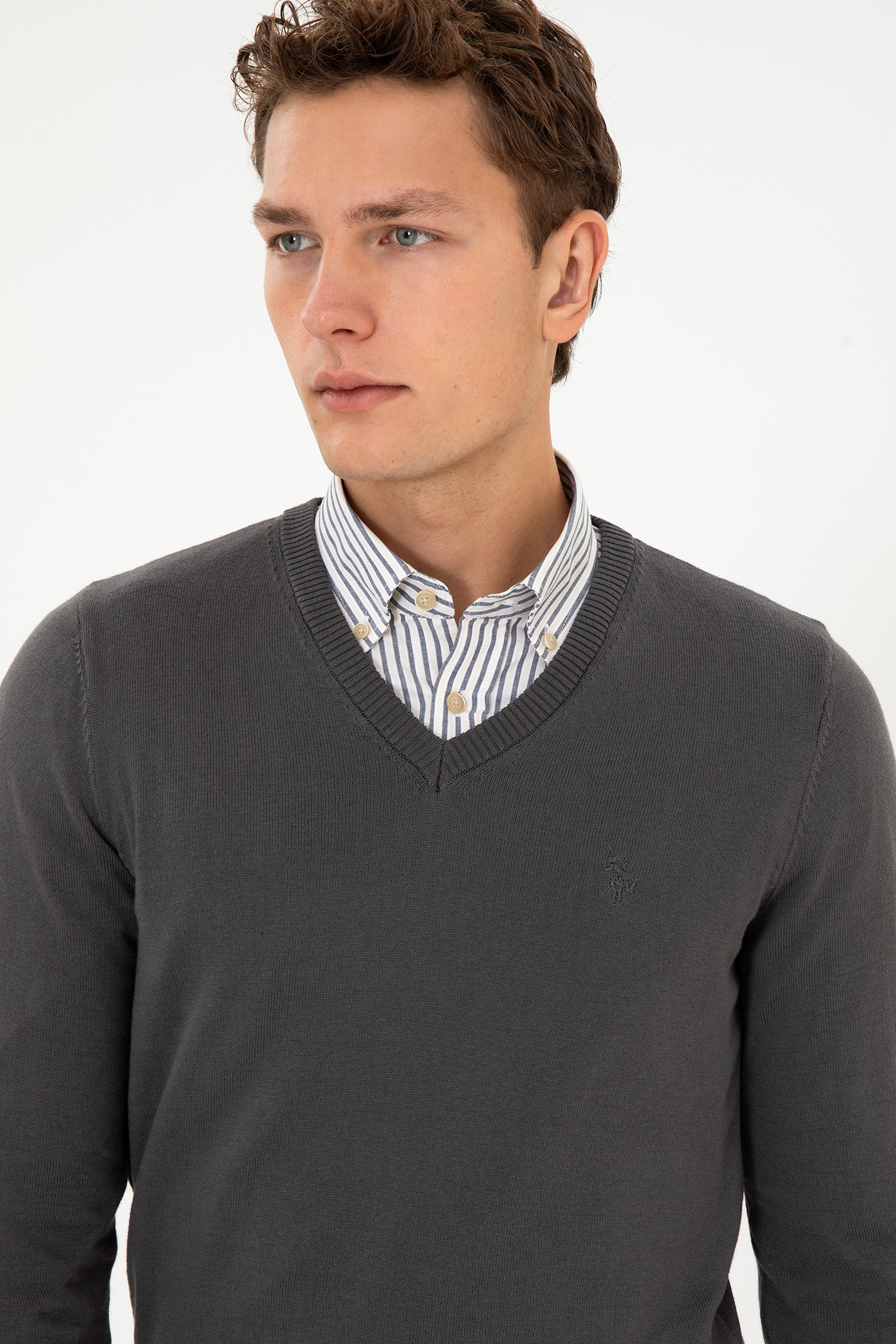 Erkek Slim Fit V Yaka Gri Basic Triko Kazak