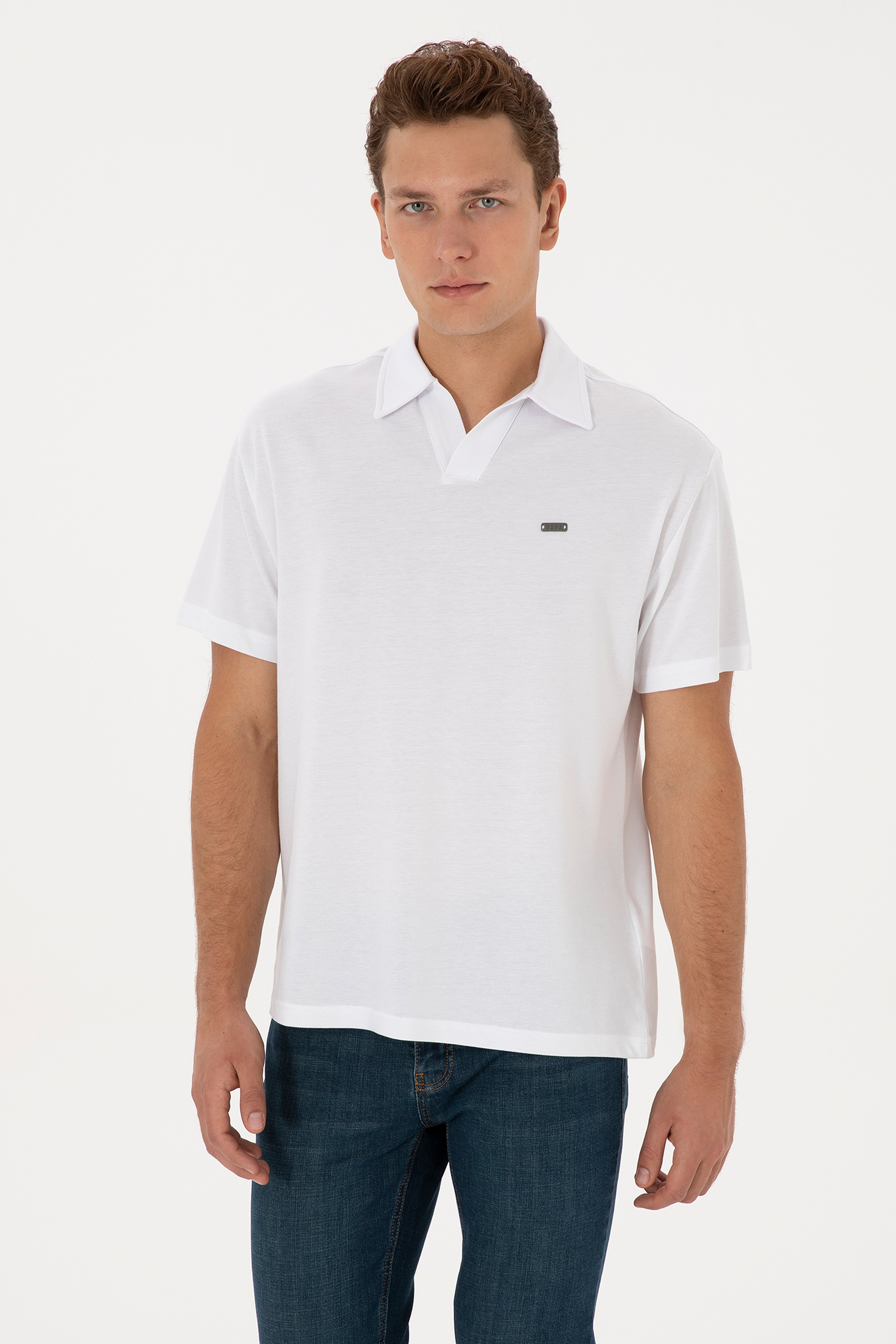 Erkek Comfort Fit Kaçık Yaka Beyaz Tişört - Image 1