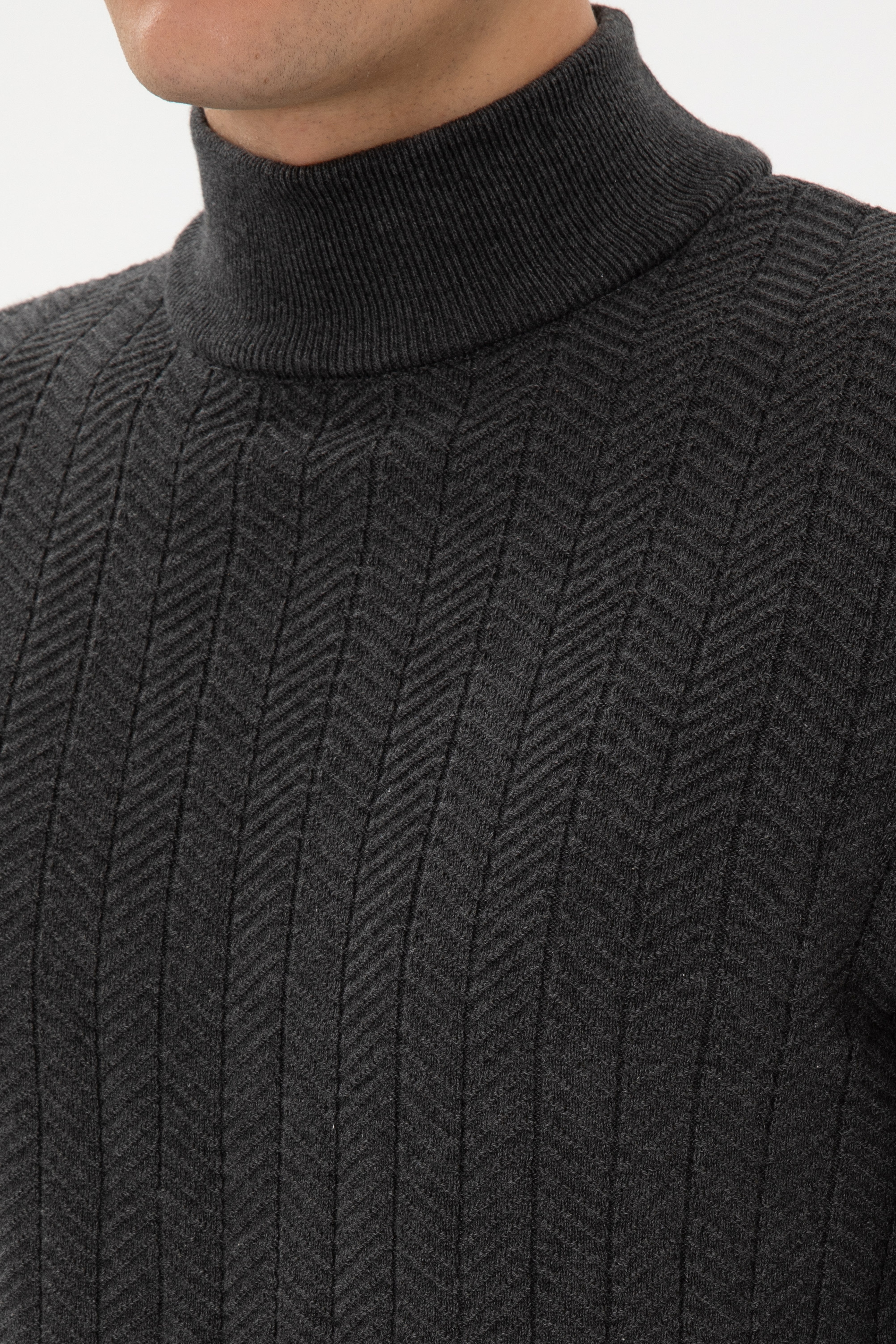 Erkek Slim Fit Yarım Balıkçı Yaka Antrasit Melanj Kazak
