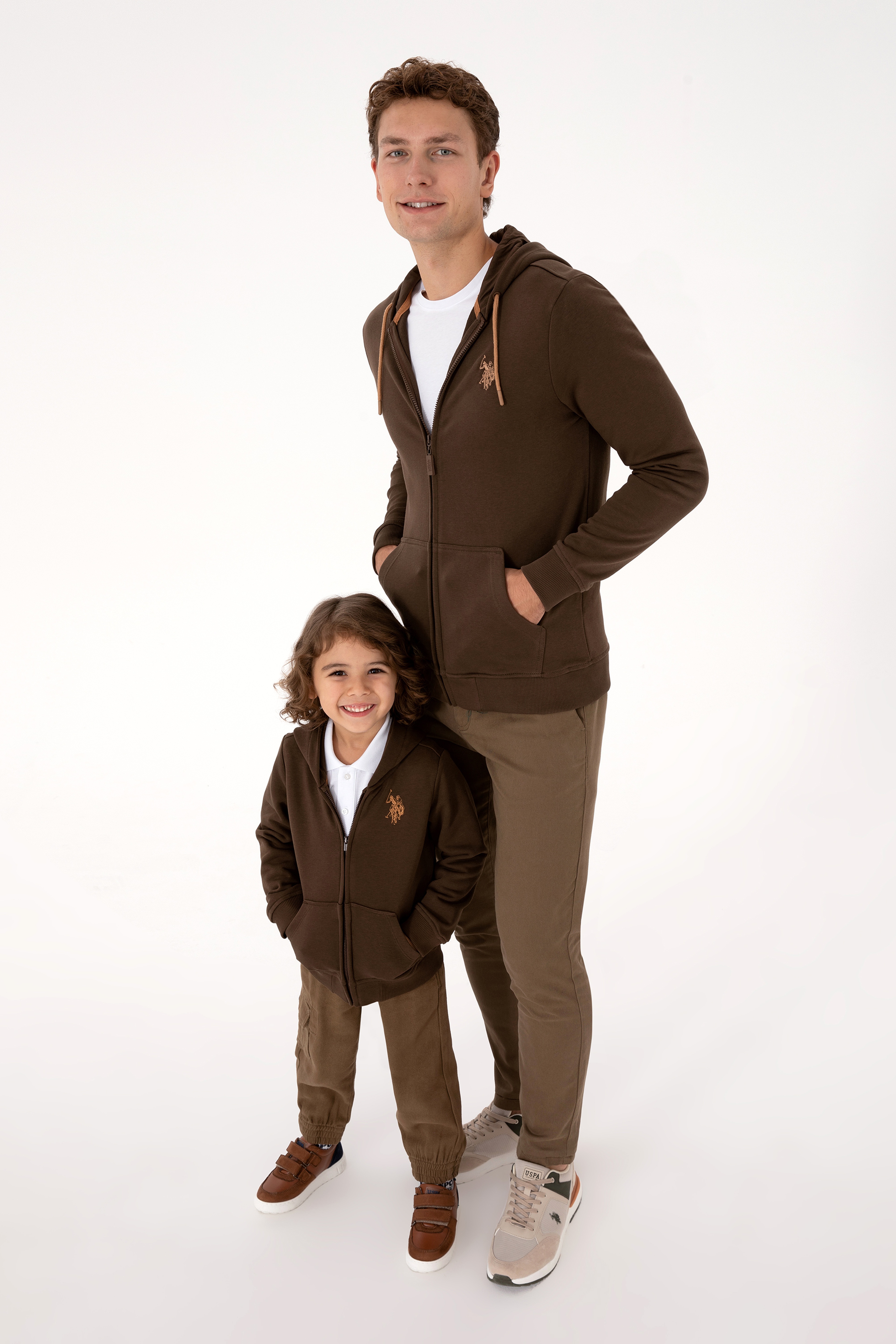 Erkek Regular Fit Fermuarlı Kapüşonlu Kahverengi Örme Hırka - Image 4