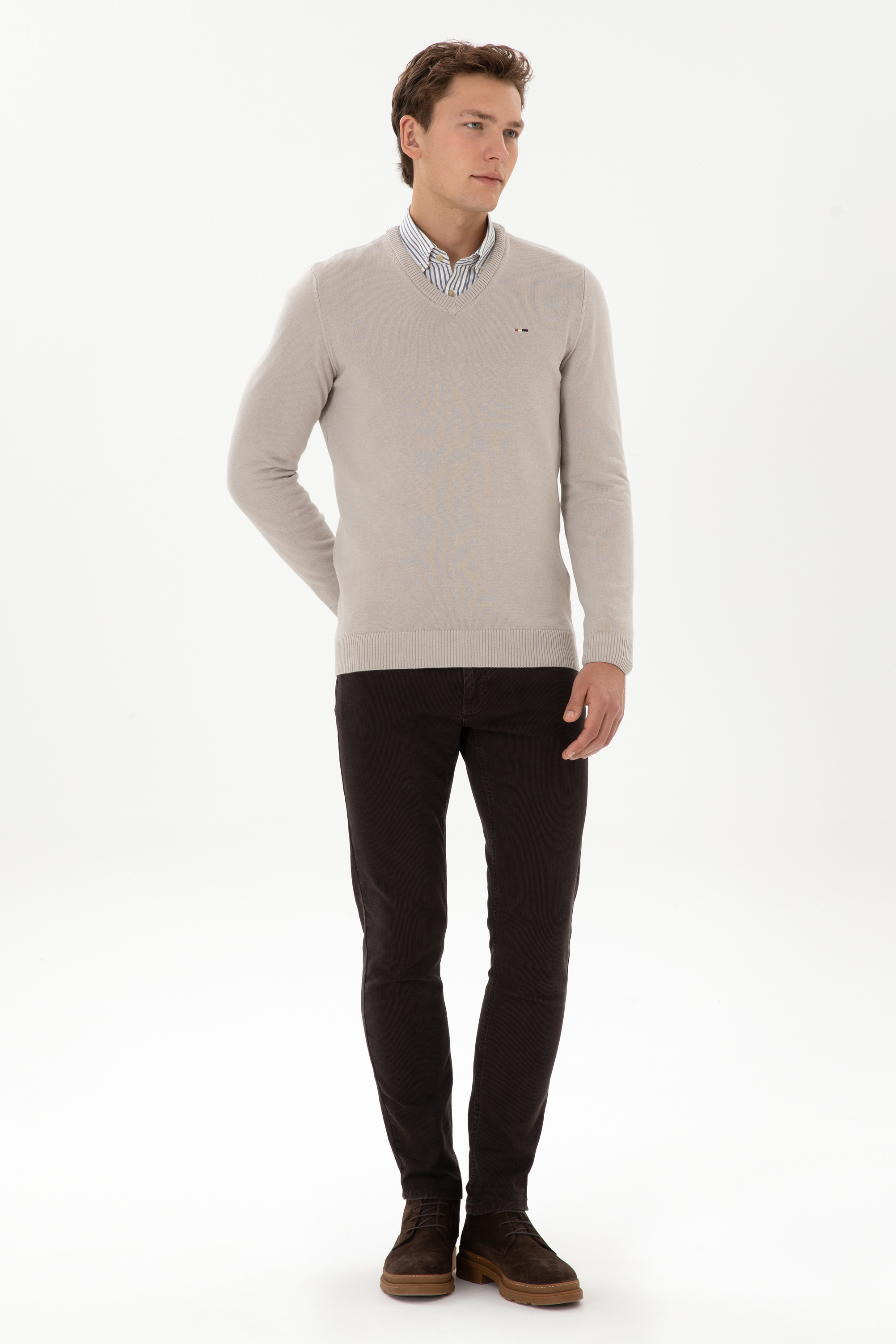 Erkek Slim Fit V Yaka Taş Basic Kazak - Image 4