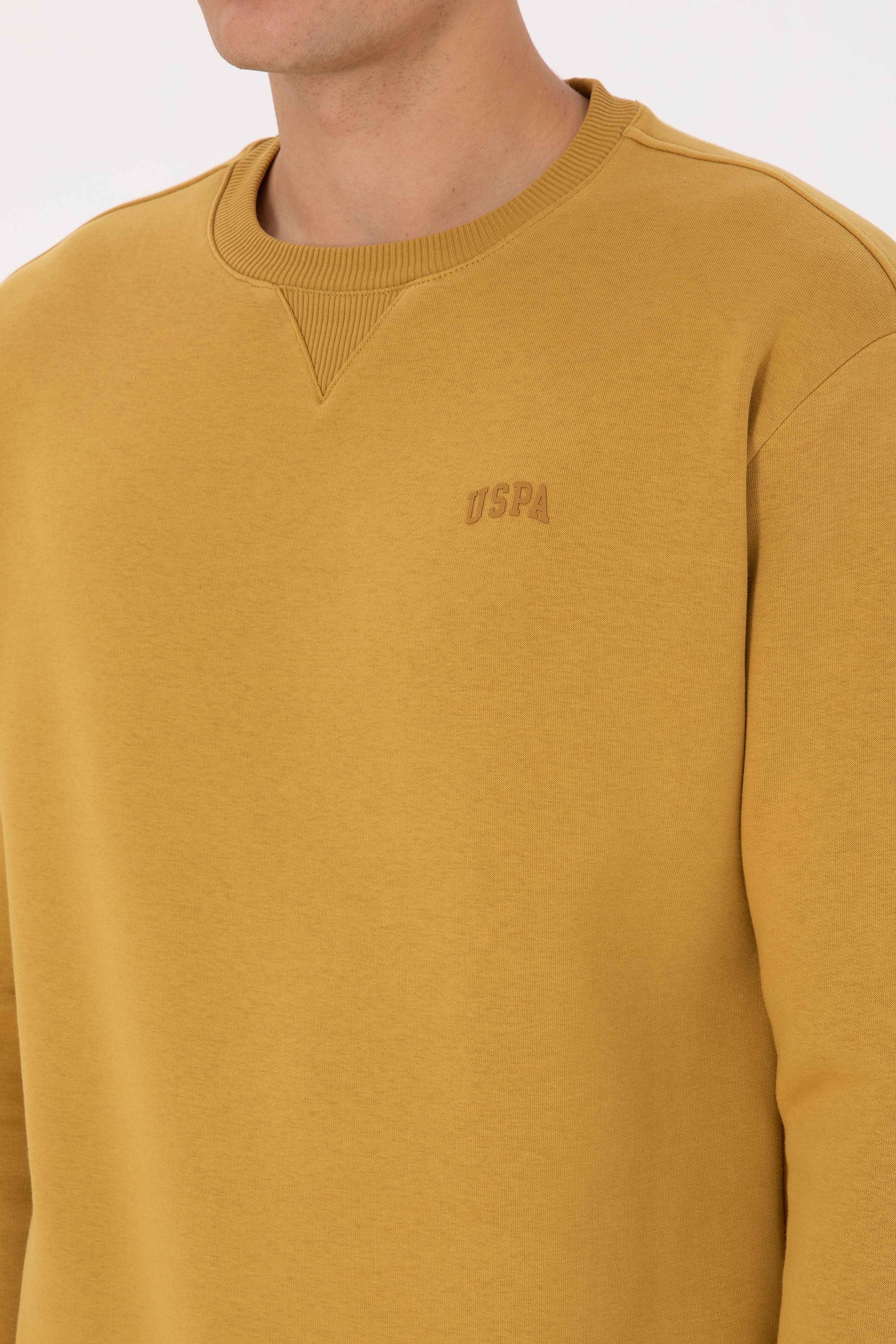 Erkek Comfort Fit Bisiklet Yaka Şardonlu Hardal Basic Sweatshirt - Image 7