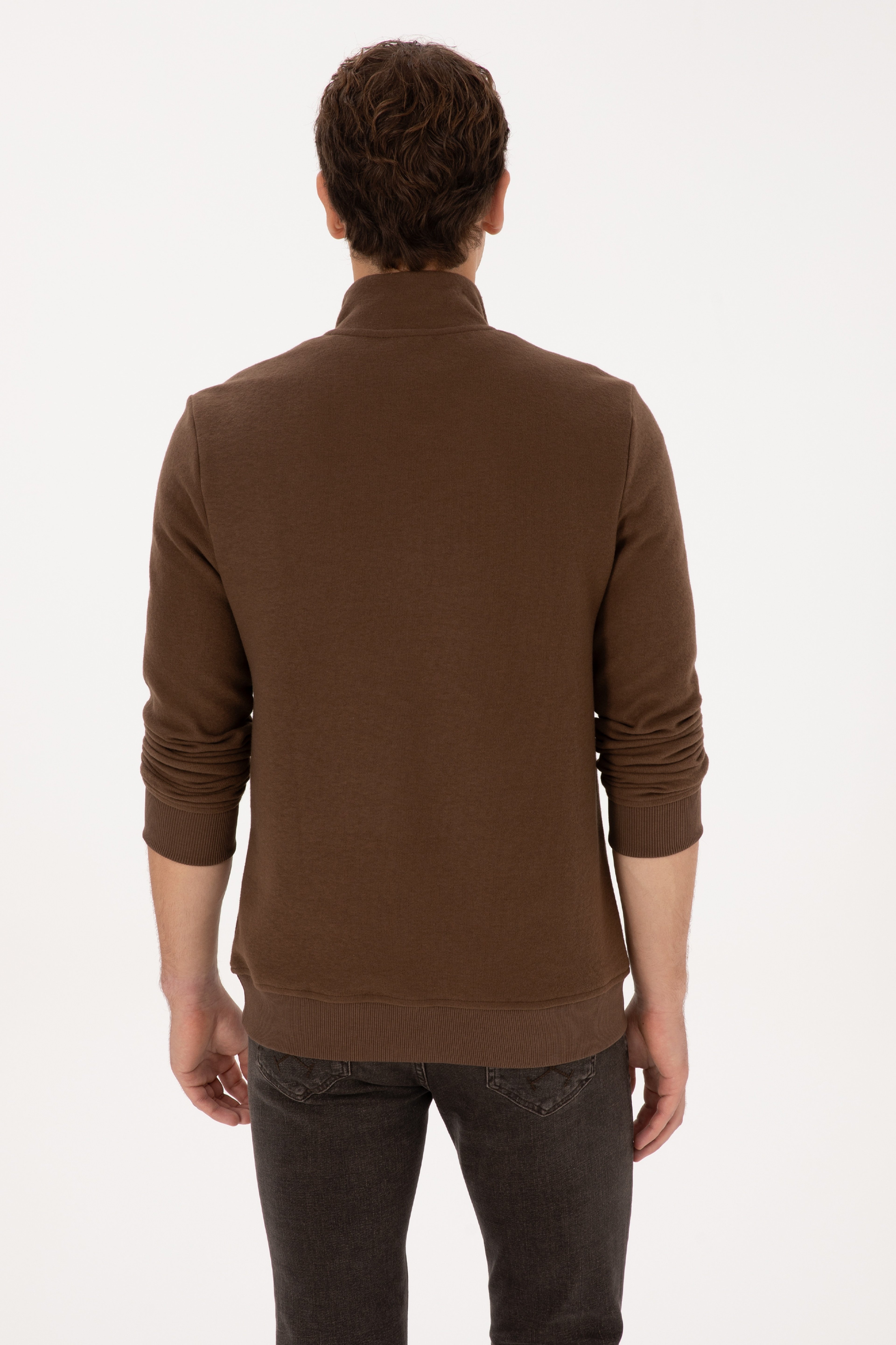 Erkek Regular Fit Yarım Fermuarlı Şardonlu Polo Yaka Kahverengi Basic Sweatshirt - Image 5
