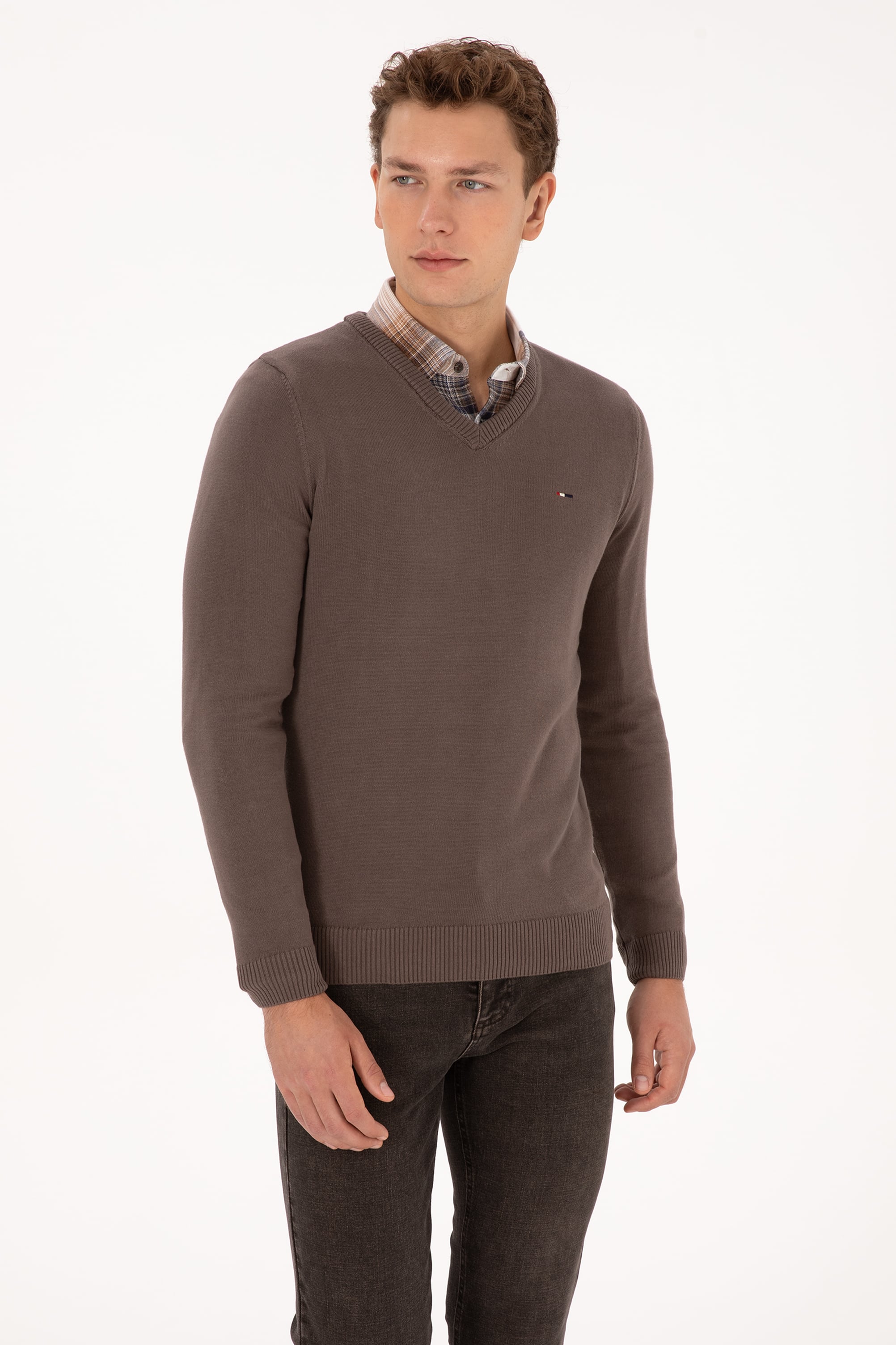 Erkek Slim Fit V Yaka Vizon Basic Kazak - Image 1