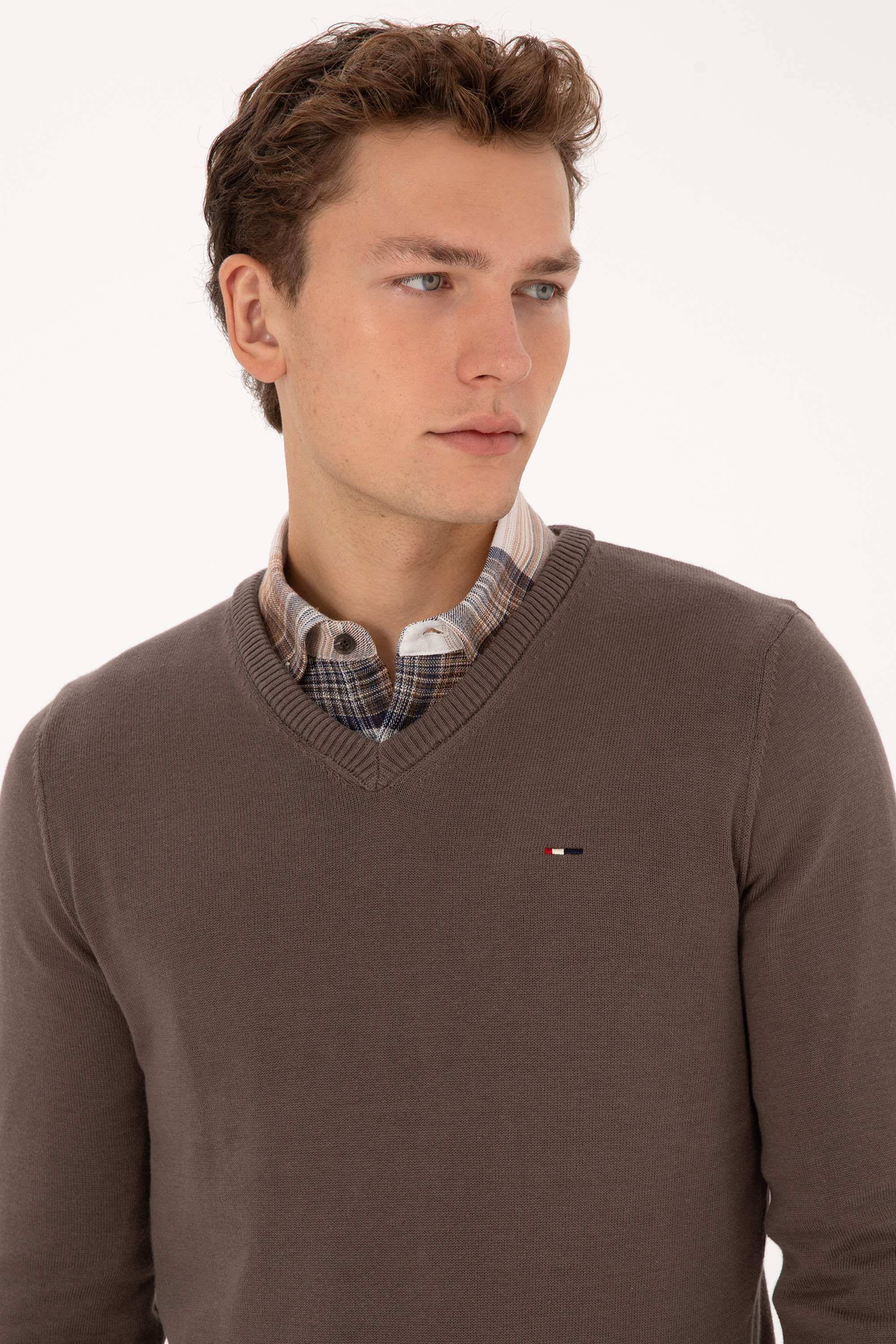 Erkek Slim Fit V Yaka Vizon Basic Kazak - Image 2