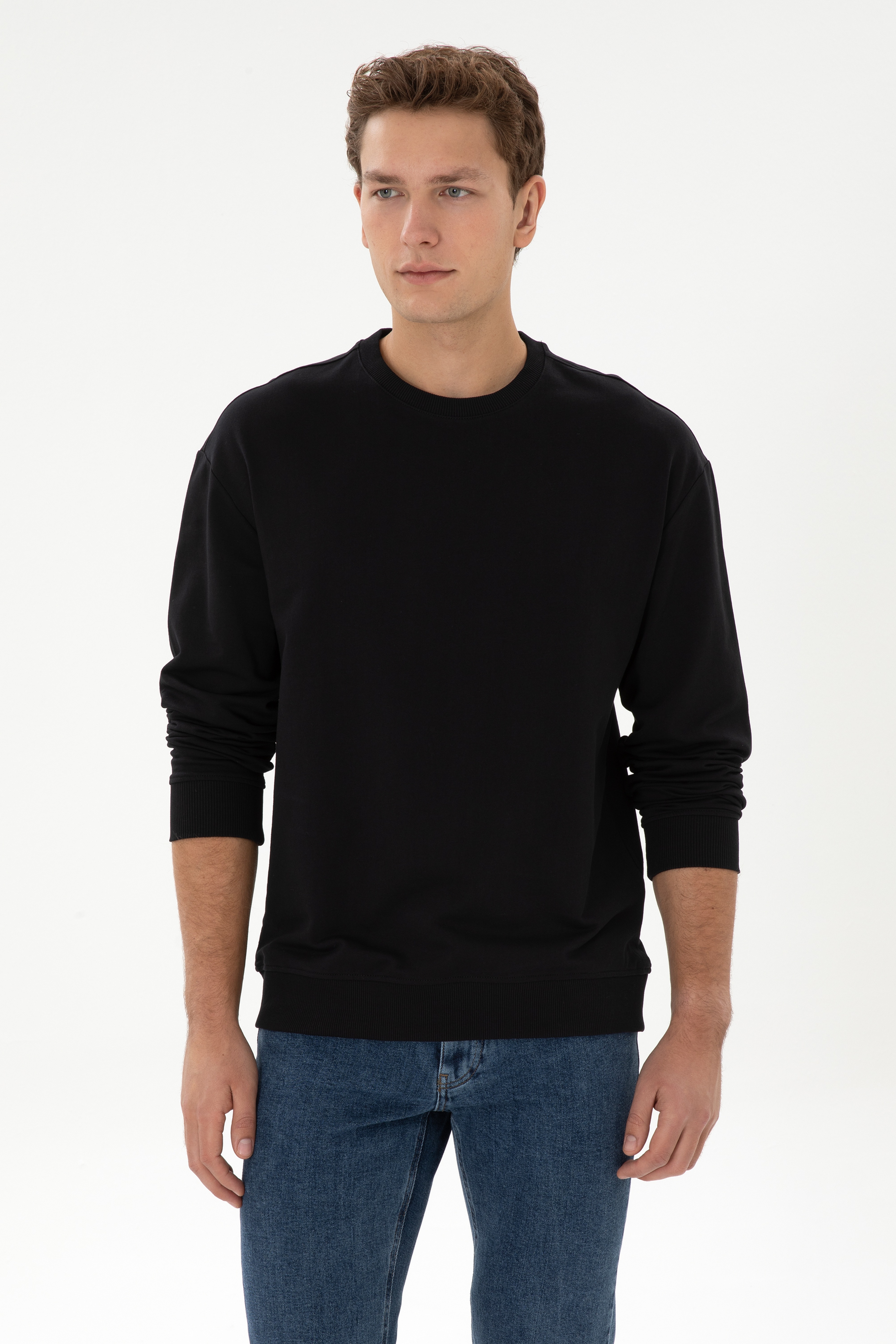 Erkek Comfort Fit Bisiklet Yaka Siyah İnce Sweatshirt