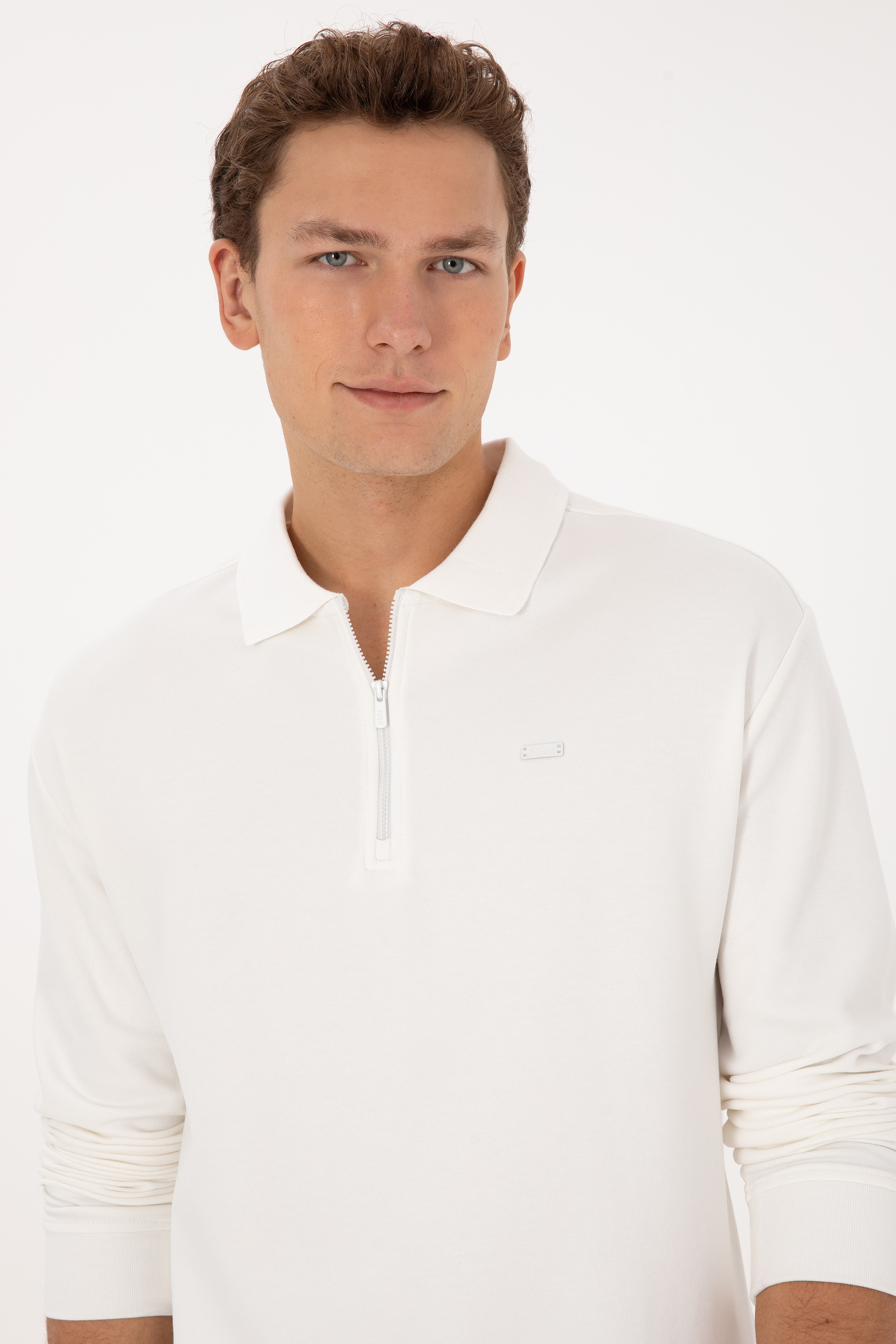 Erkek Comfort Fit Yarım Fermuarlı Beyaz Sweatshirt - Image 2