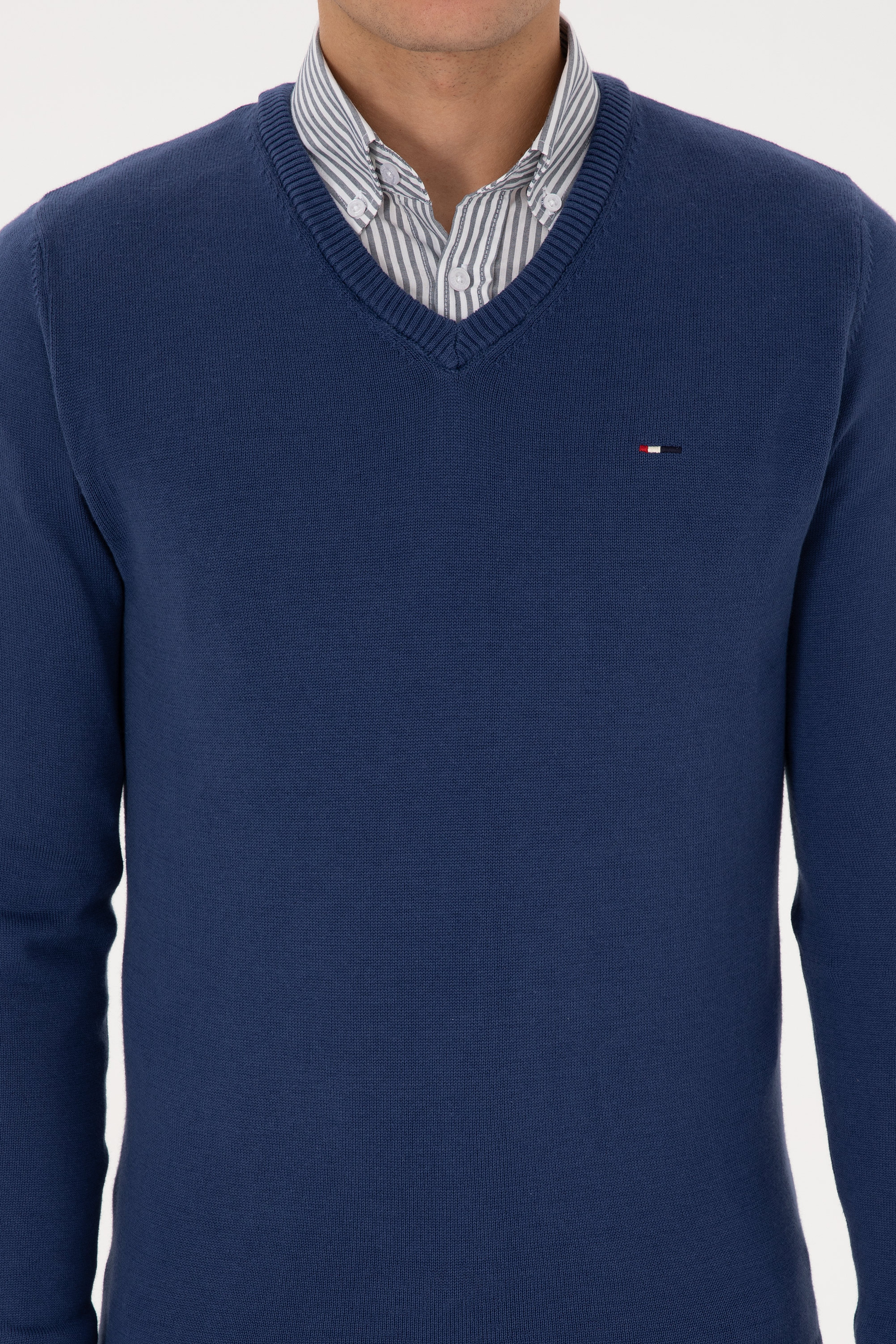 Erkek Slim Fit V Yaka İndigo Basic Kazak - Image 6