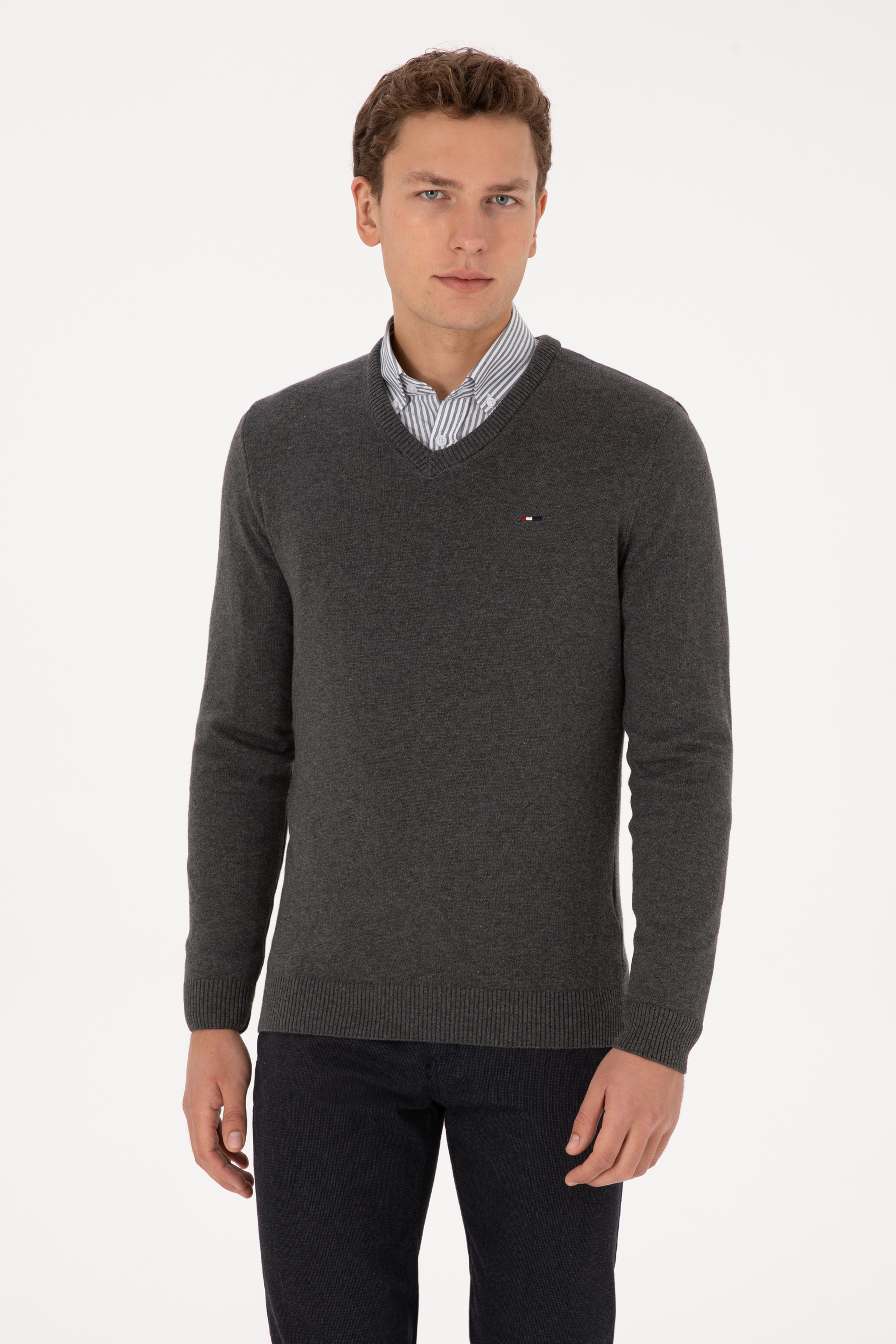Erkek Slim Fit V Yaka Antrasit Melanj Basic Kazak - Image 3