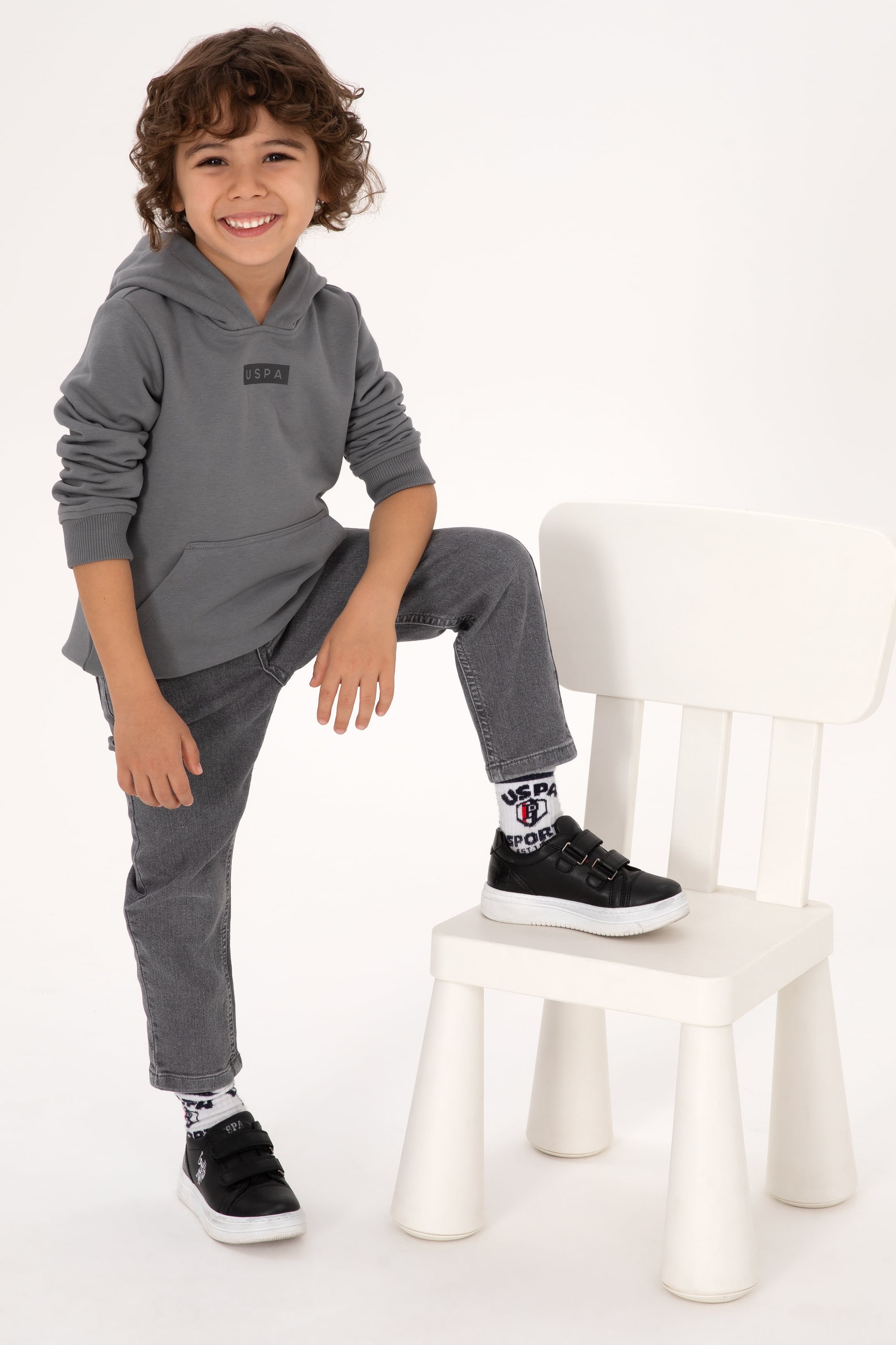 Erkek Çocuk Gri Kapüşonlu Sweatshirt - Image 2