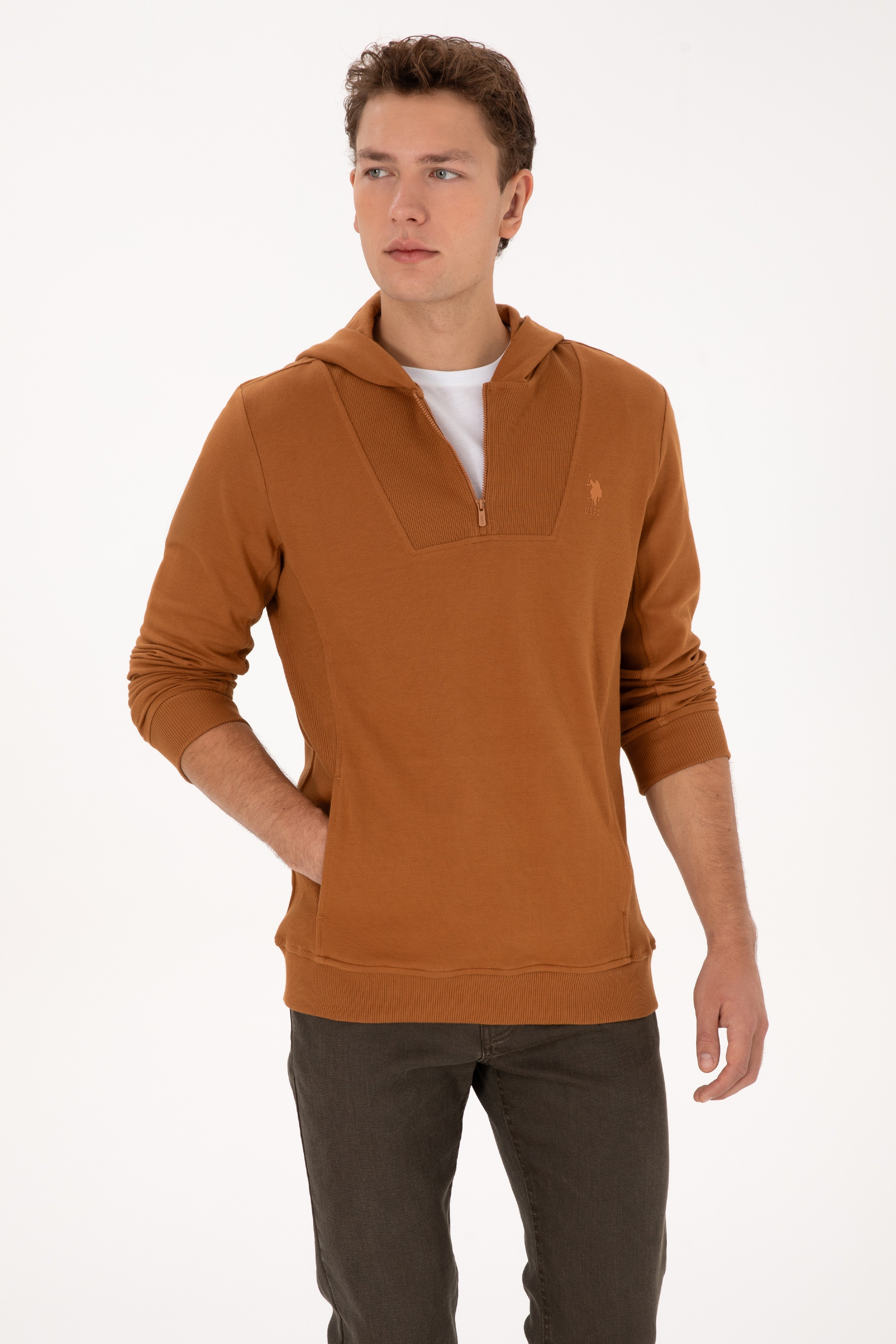 Erkek Regular Fit Yarım Fermuarlı Kapüşonlu Camel Sweatshirt - Image 1
