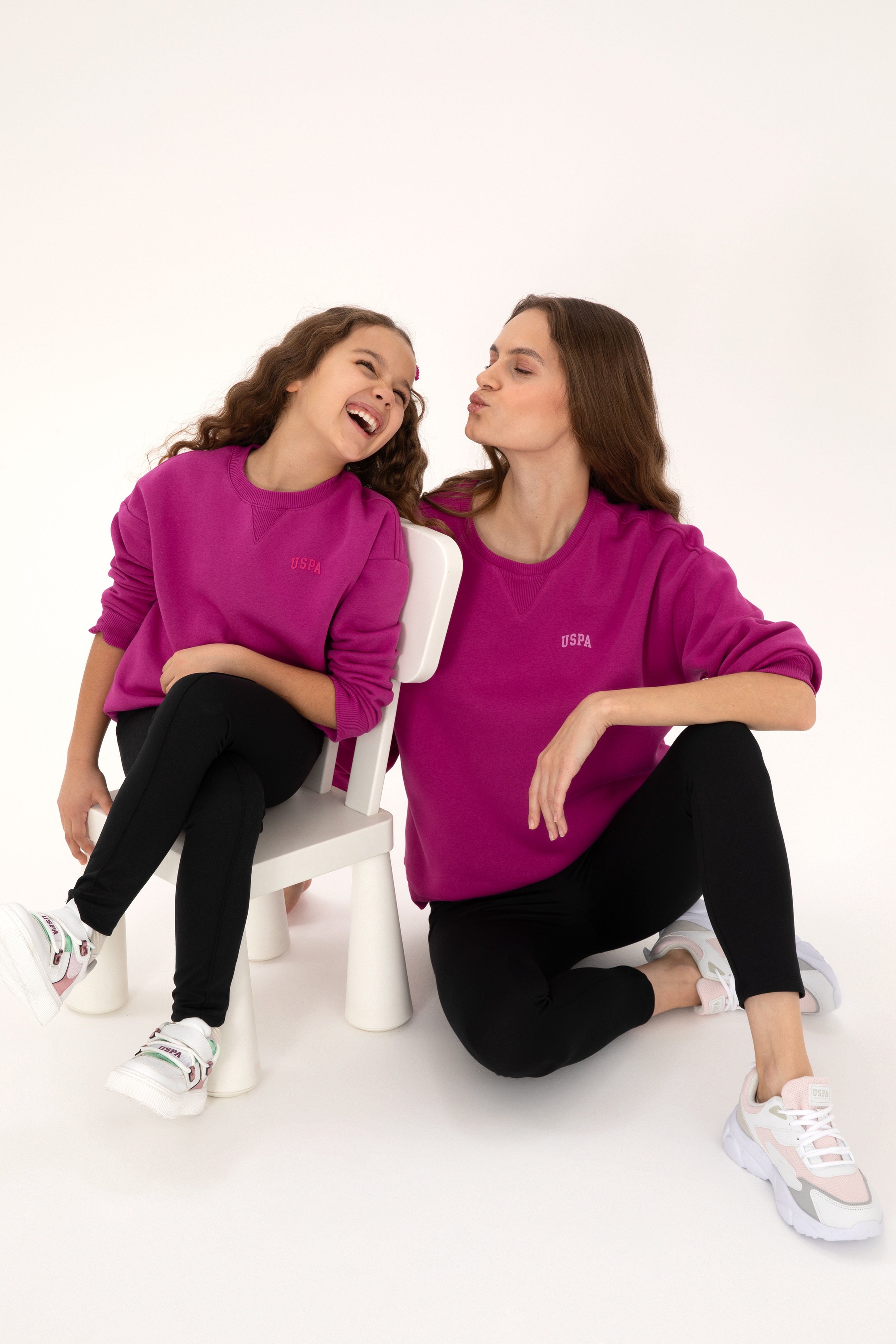 Kız Çocuk Fuşya Şardonlu Bisiklet Yaka Basic Sweatshirt - Image 2
