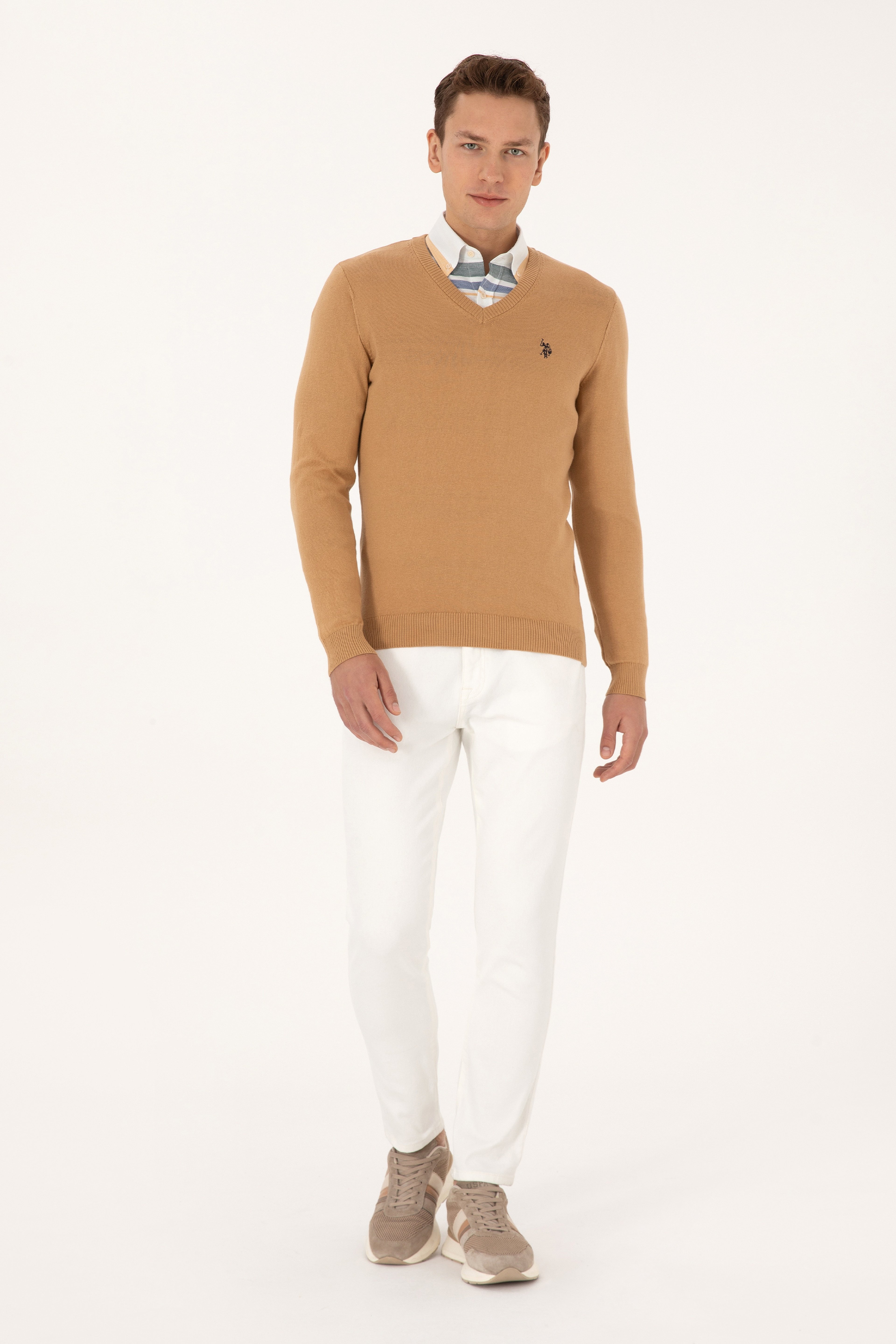 Erkek Slim Fit V Yaka Camel Basic Triko Kazak - Image 4