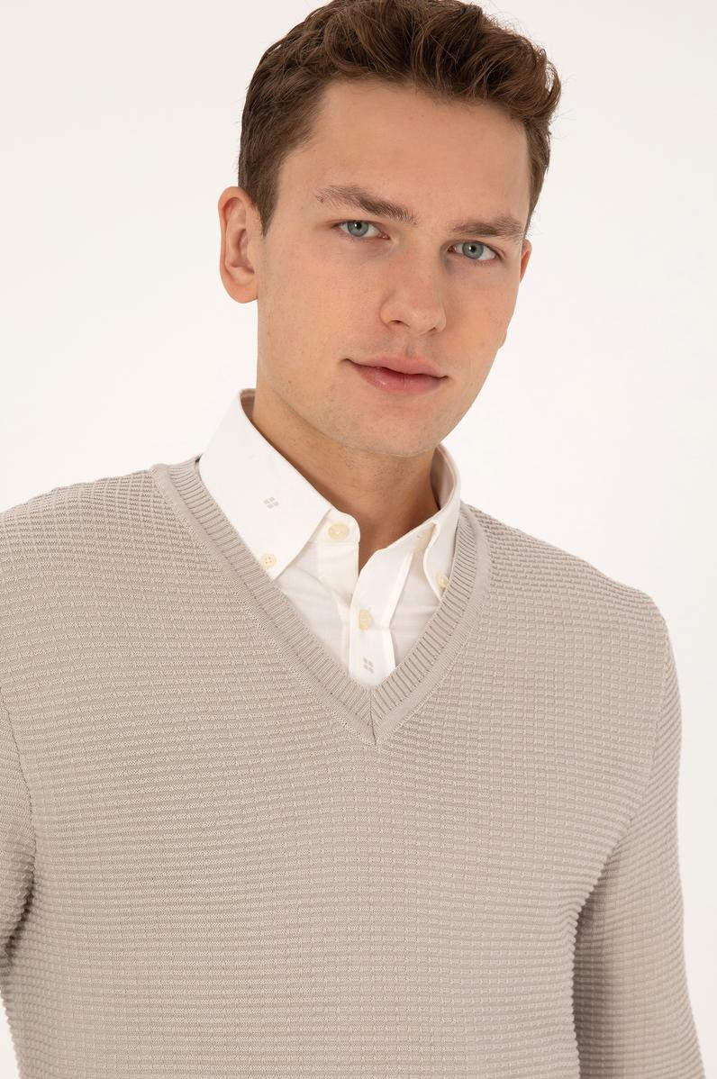 Erkek Regular Fit V Yaka Taş Kazak