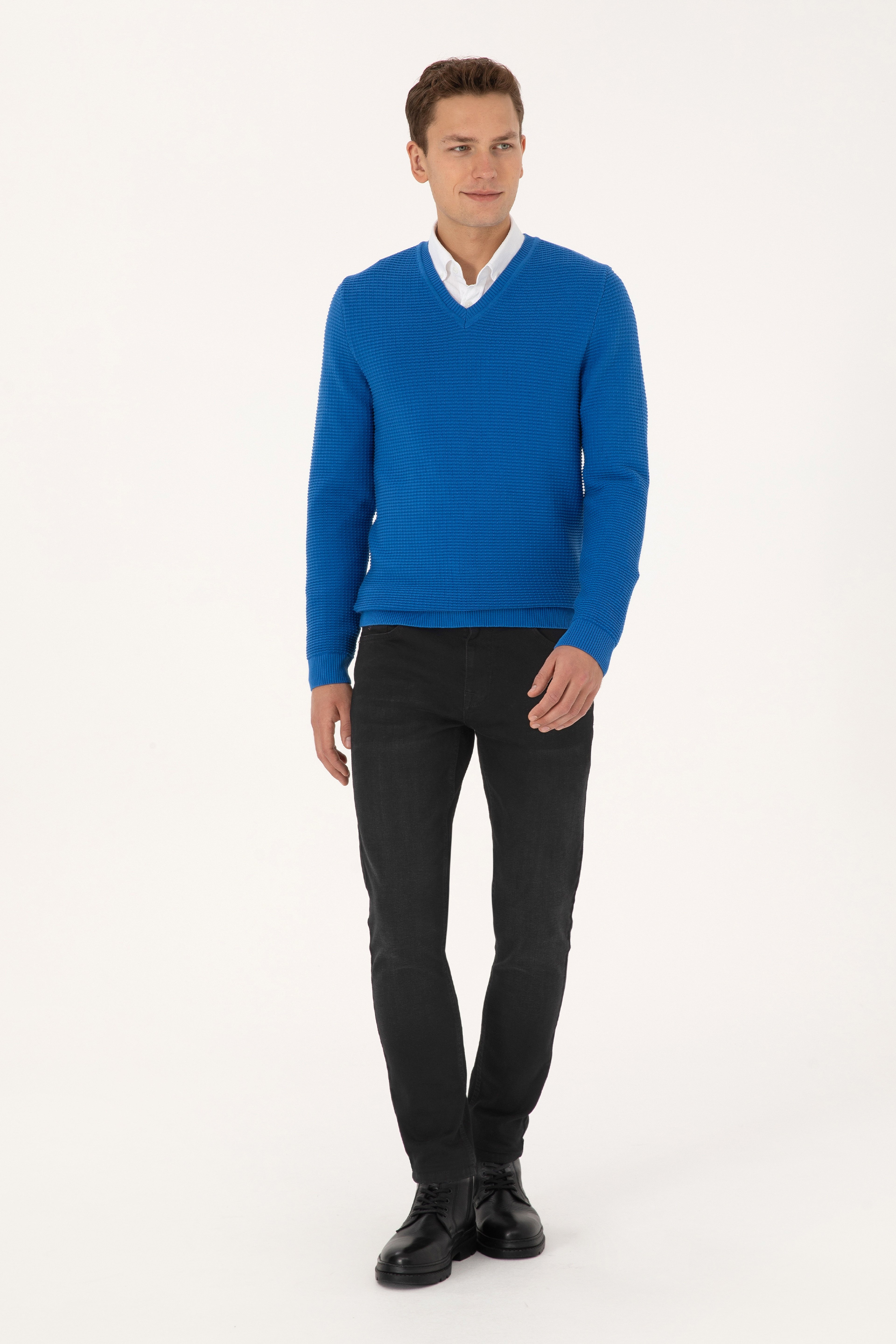Erkek Regular Fit V Yaka Saks Kazak - Image 4