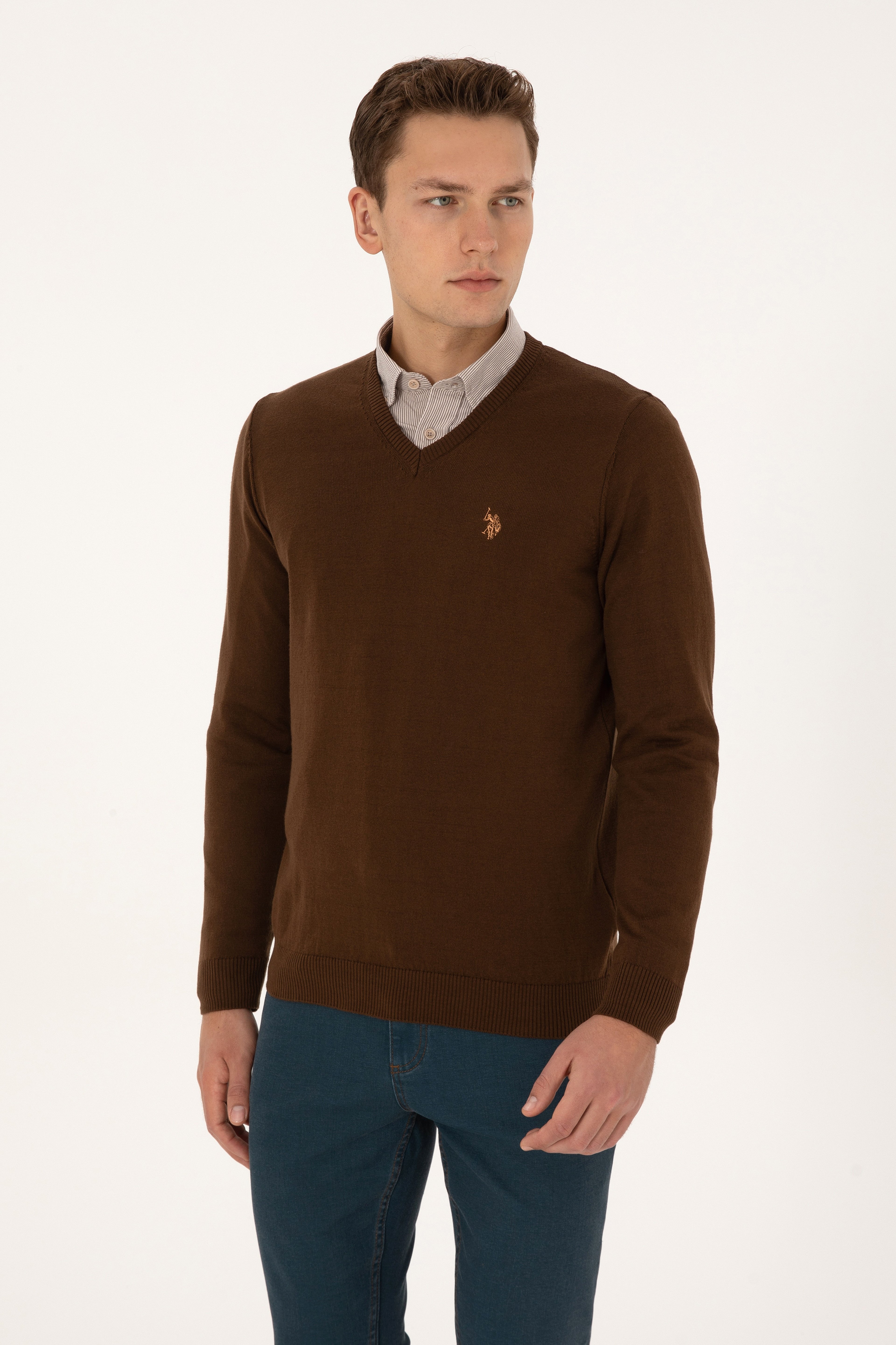 Erkek Slim Fit V Yaka Kahverengi Basic Triko Kazak - Image 3