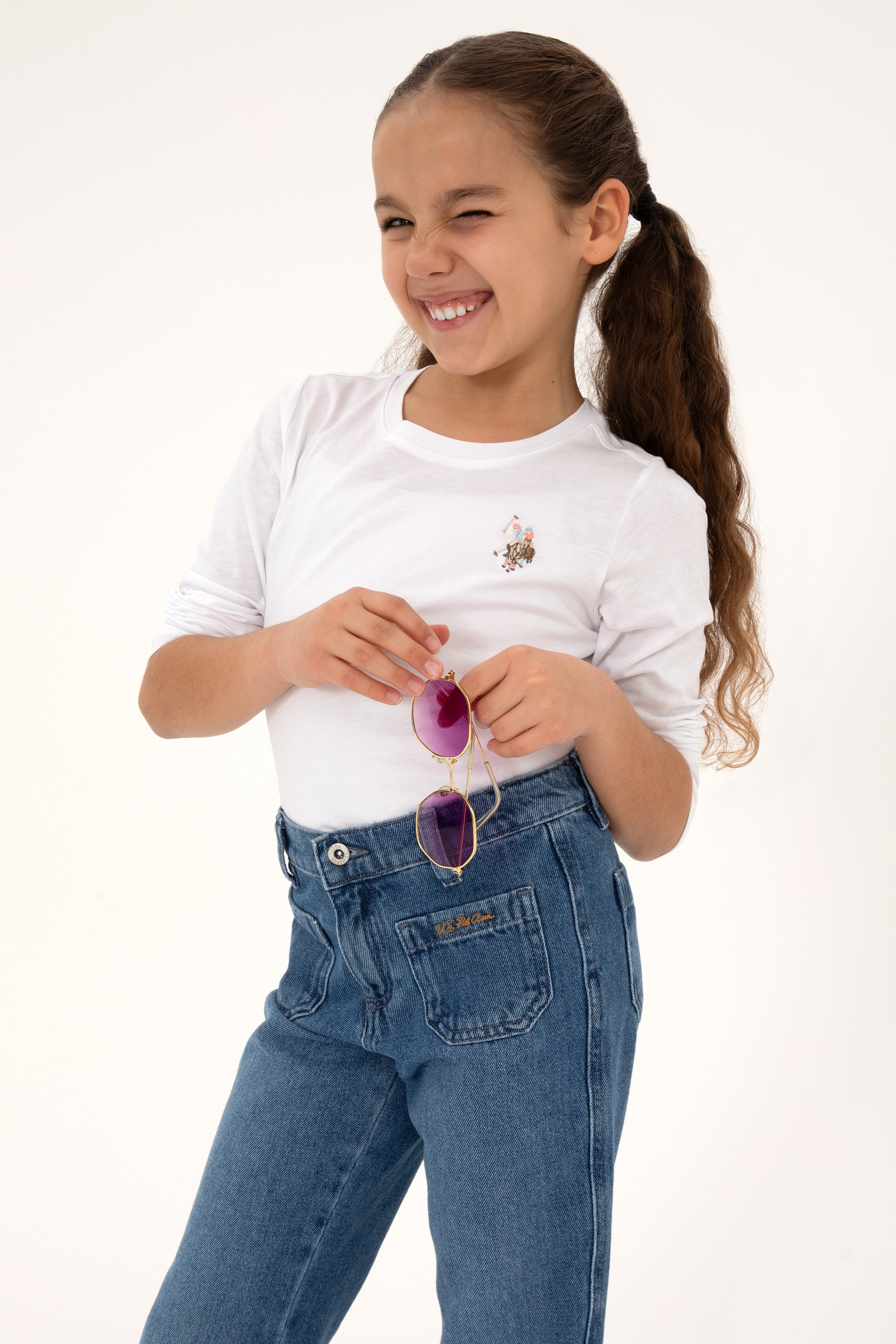 Kız Çocuk Beyaz Bisiklet Yaka Basic Sweatshirt - Image 1