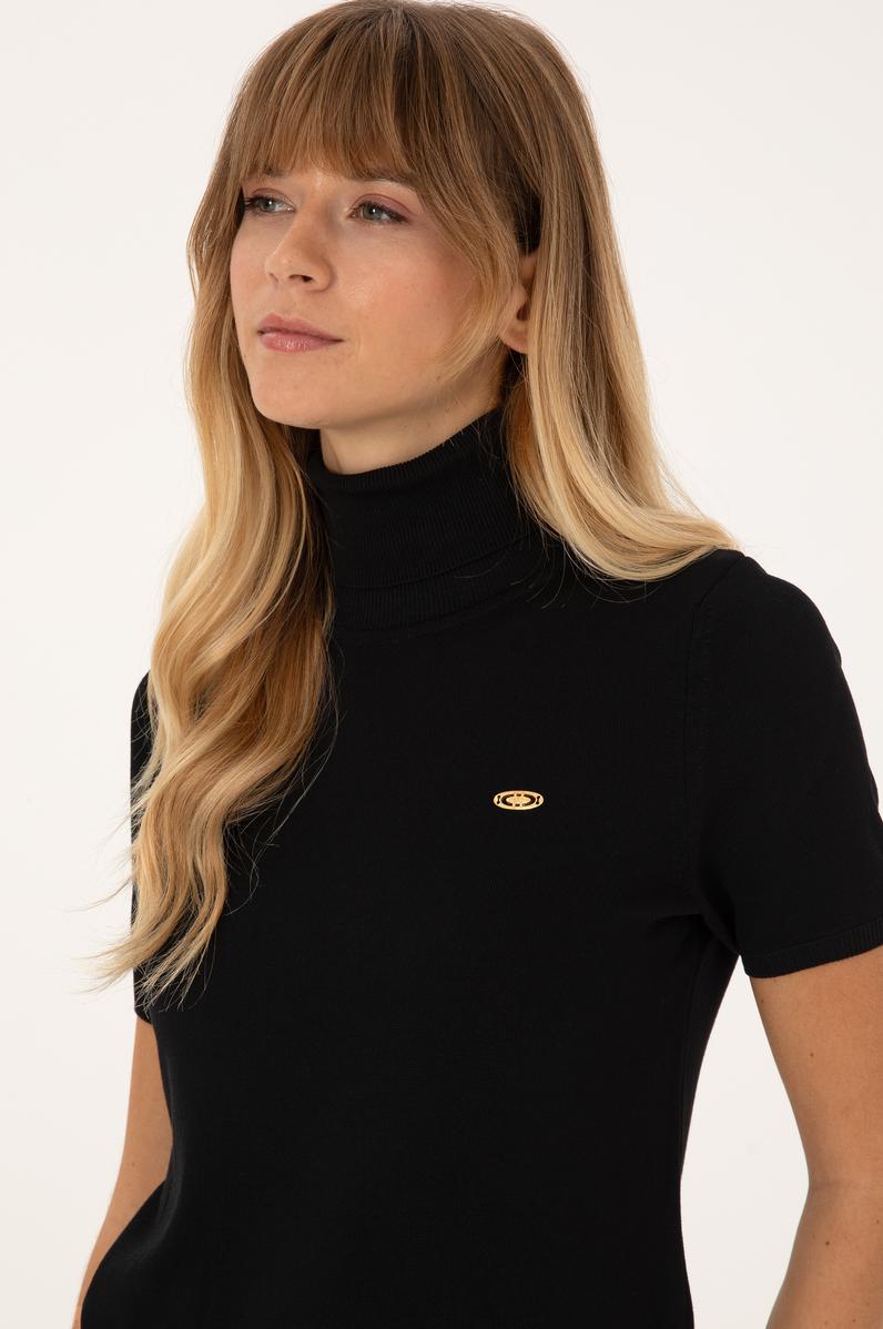 Kadın Siyah Boğazlı Kazak