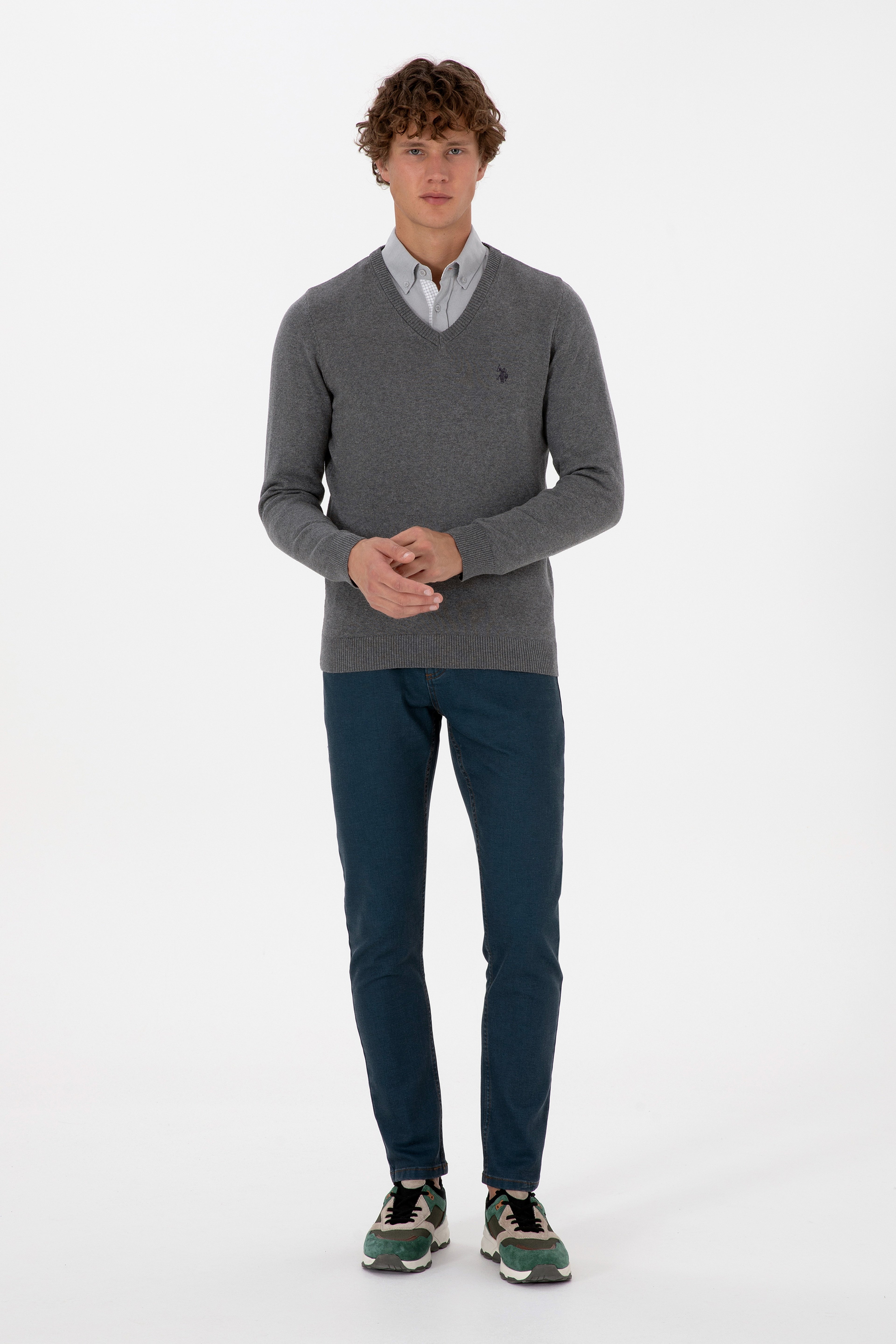 Erkek Slim Fit V Yaka Gri Melanj Basic Triko Kazak - Image 4