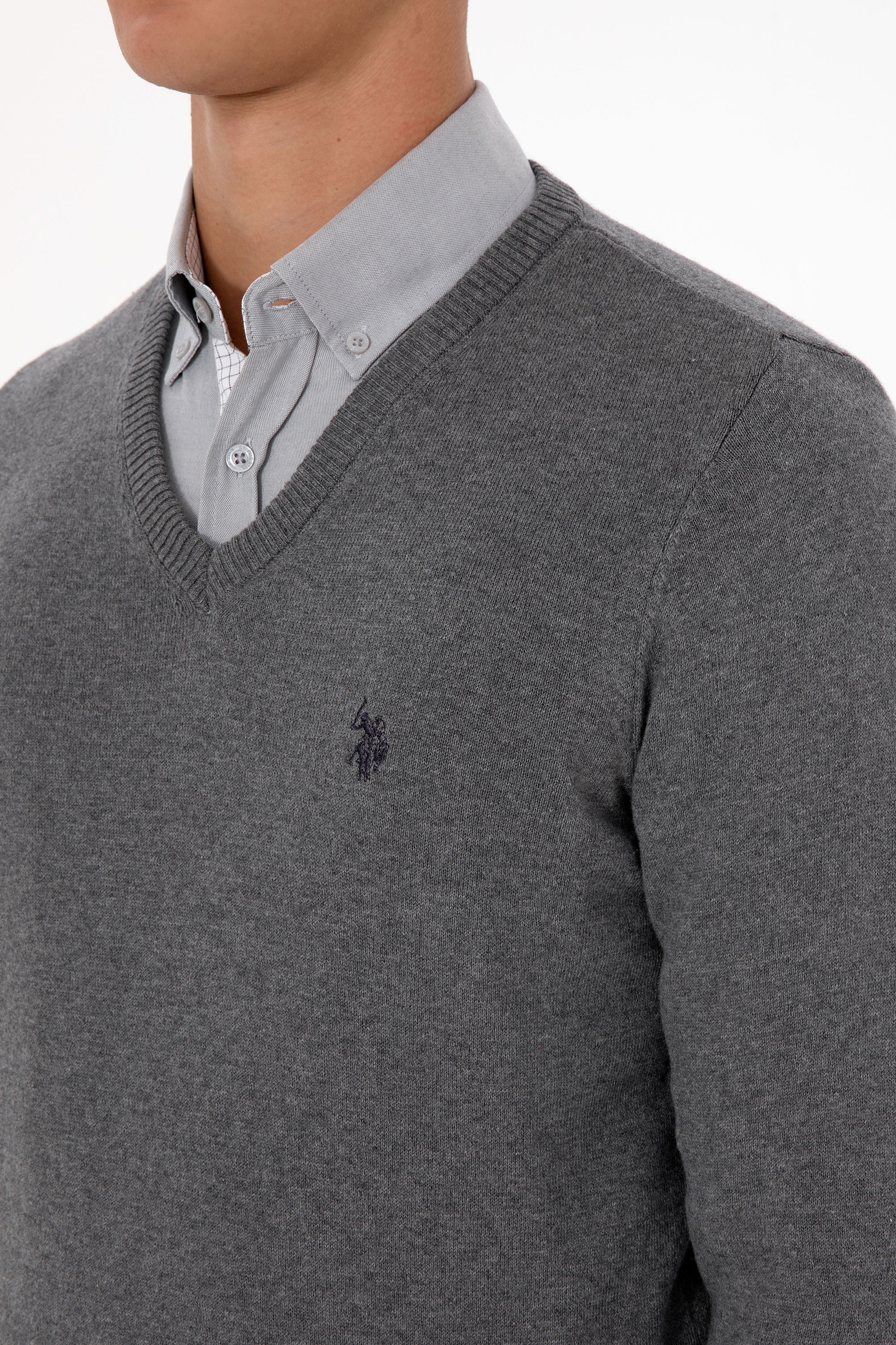 Erkek Slim Fit V Yaka Gri Melanj Basic Triko Kazak - Image 7
