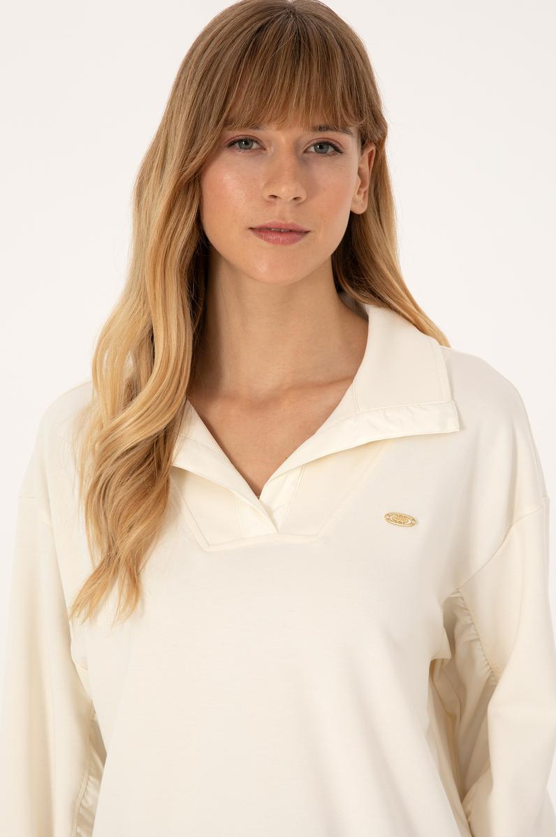 Kadın Krem Dik Yaka Sweatshirt