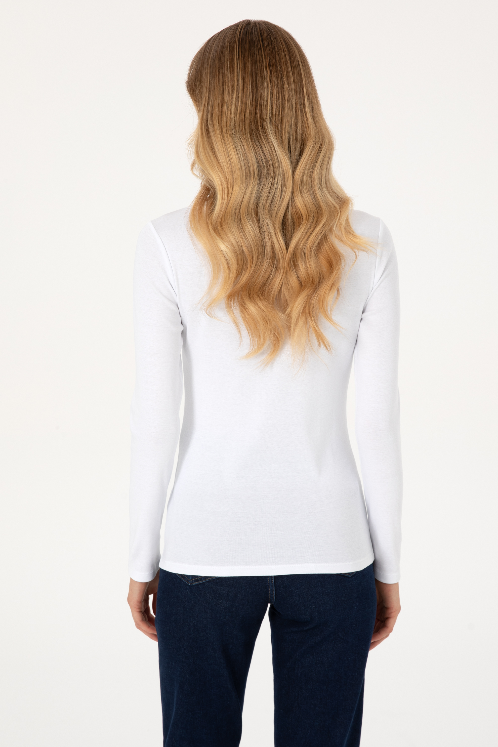 Kadın Beyaz Slim Bisiklet Yaka Basic Sweatshırt