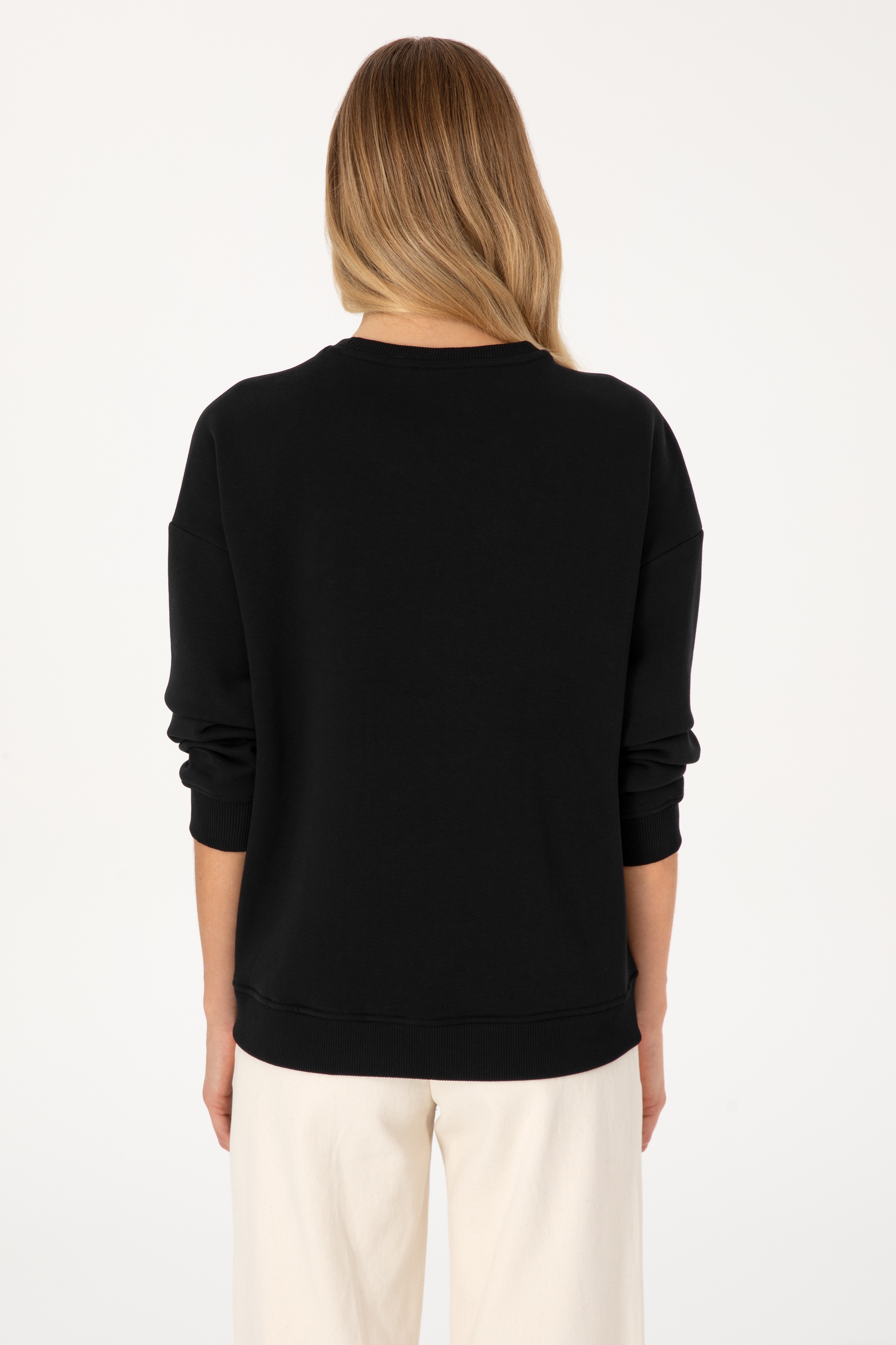 Kadın Siyah Şardonlu Bisiklet Yaka Basic Sweatshırt - Image 5