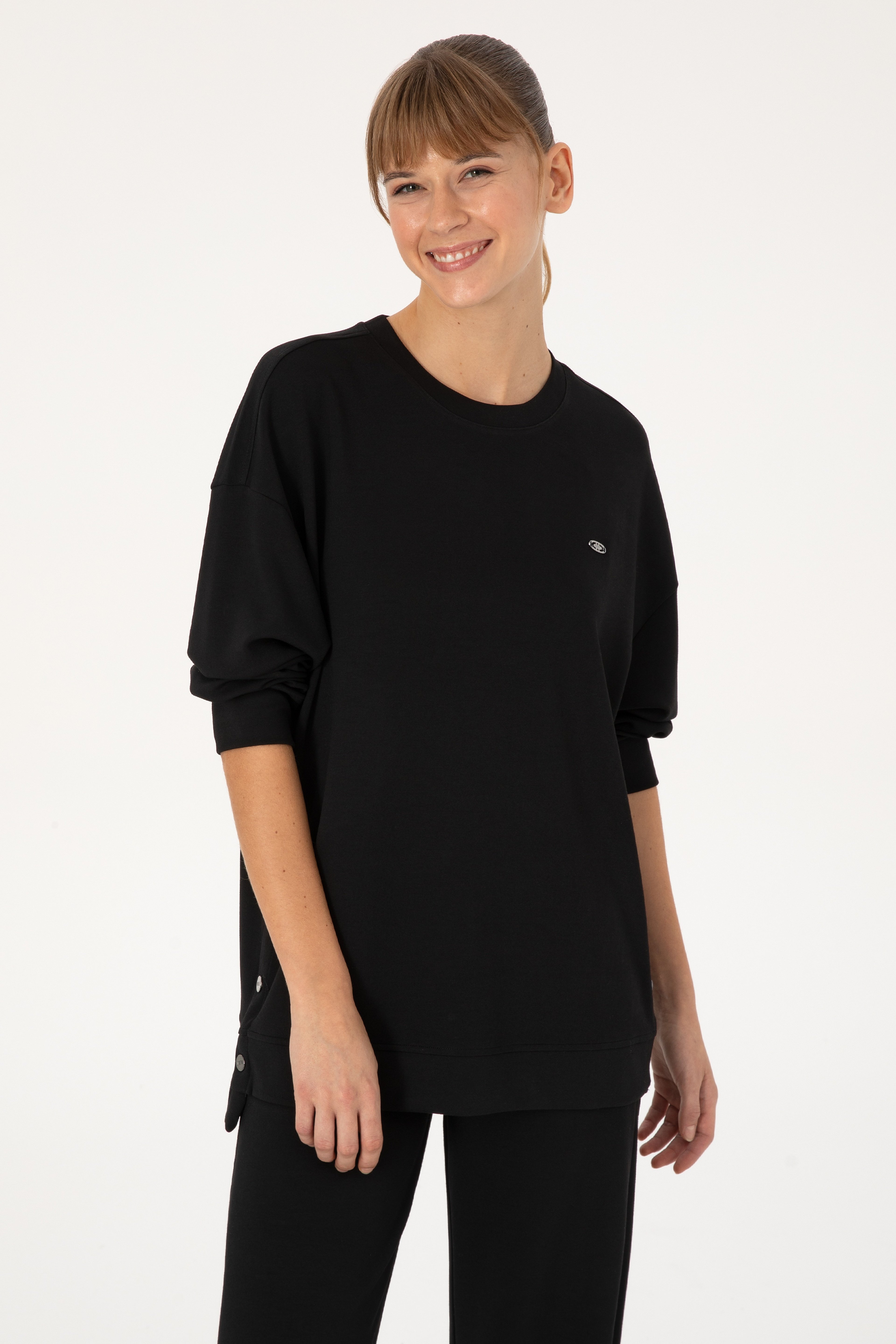 Kadın Siyah Bisiklet Yaka Sweatshirt - Image 1
