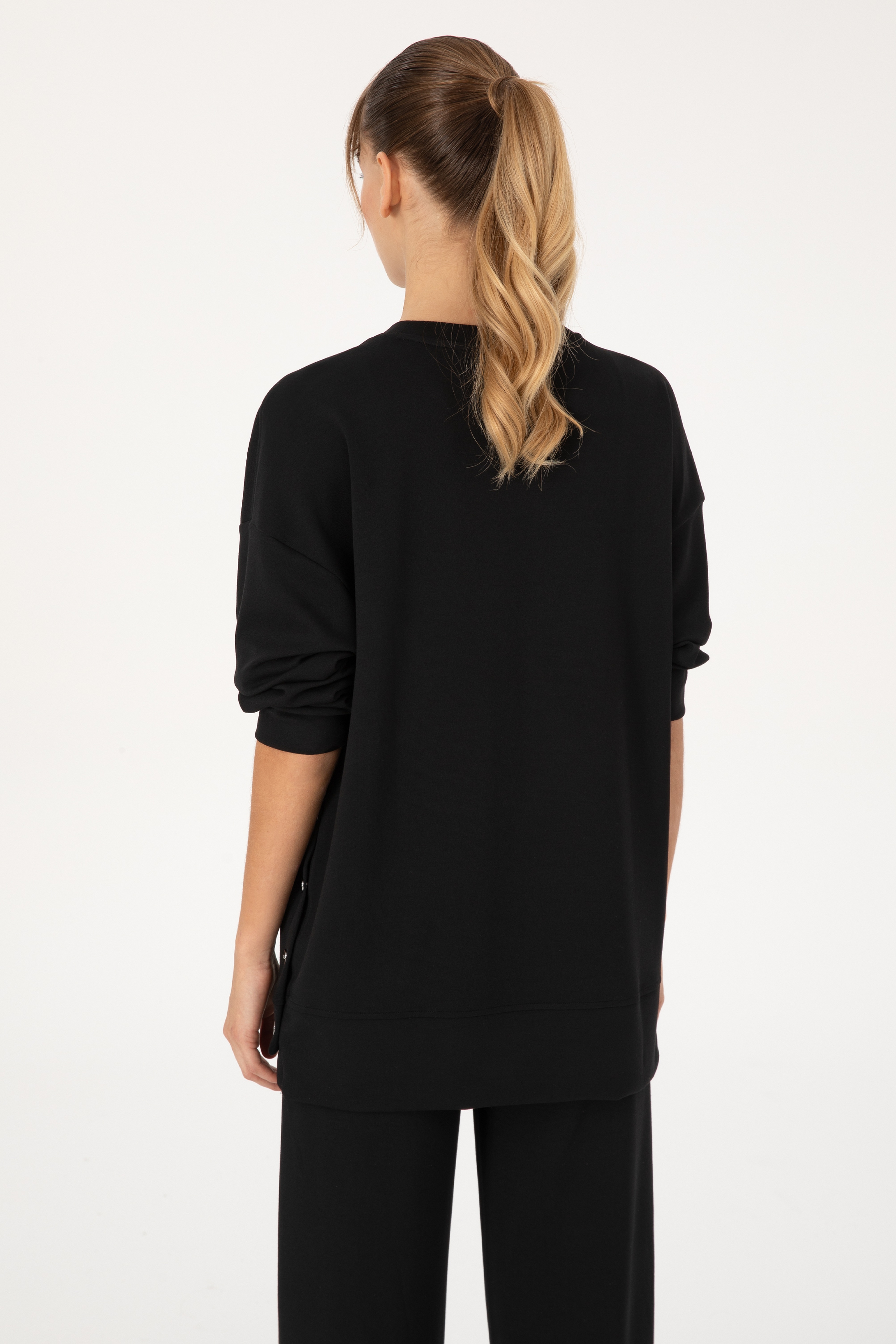 Kadın Siyah Bisiklet Yaka Sweatshirt - Image 5