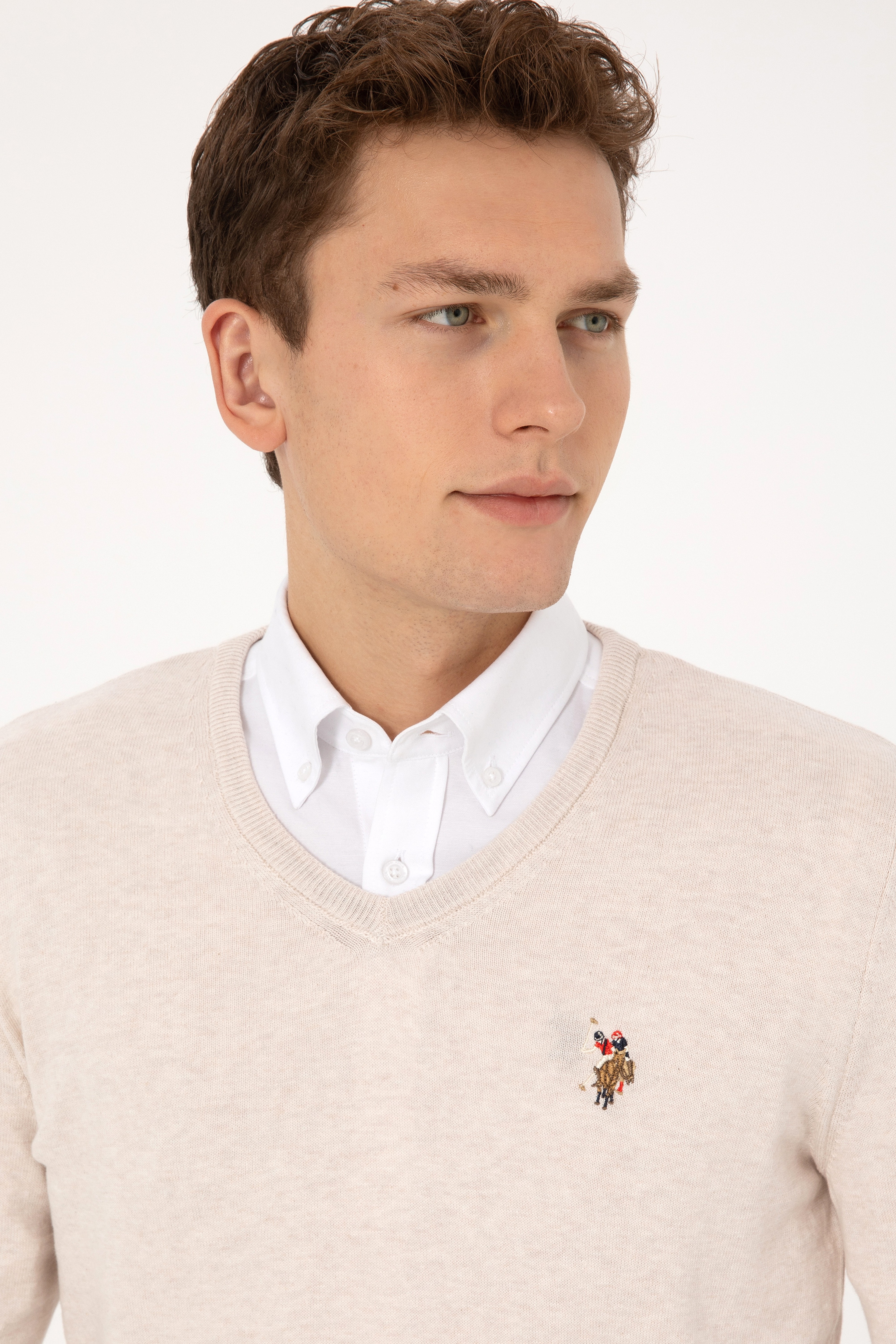 Erkek Slim Fit V Yaka Krem Melanj Basic Kazak - Image 2