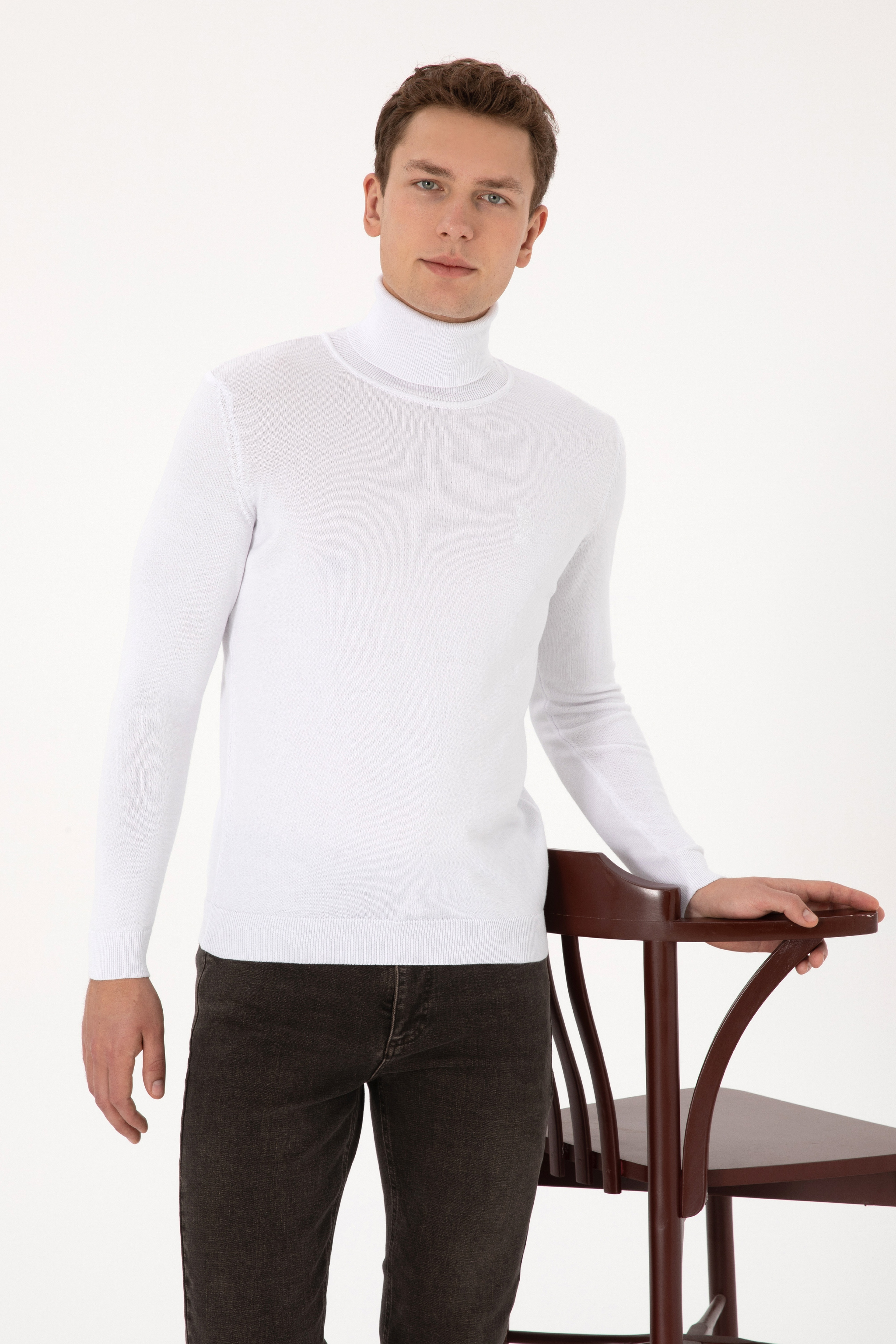 Erkek Slim Fit Balıkçı Yaka Beyaz Basic Kazak